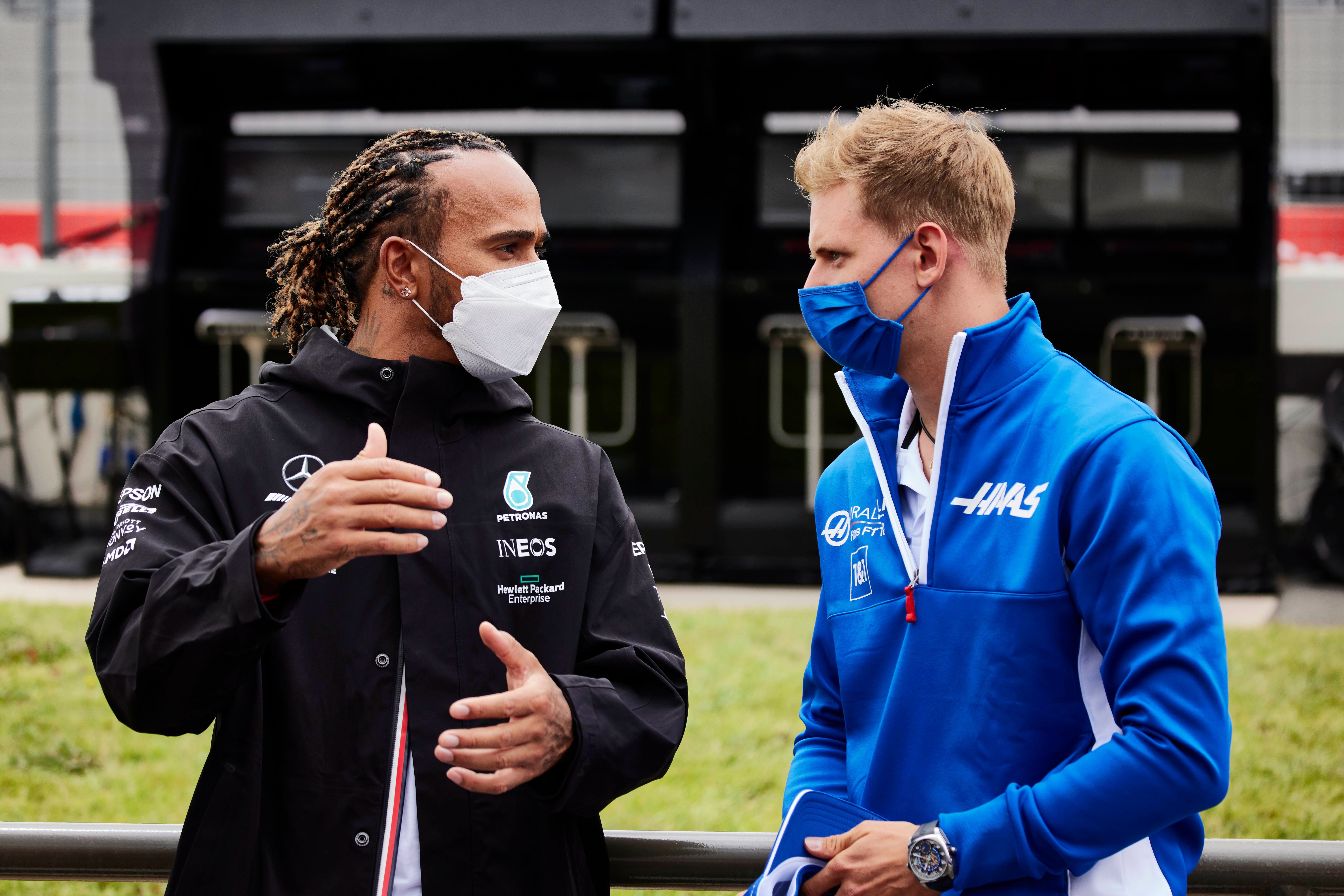 Image - Imola-Fiasko: Lewis Hamilton wird zum Formel-1-Witz, Mick Schumacher zum Dreher-König