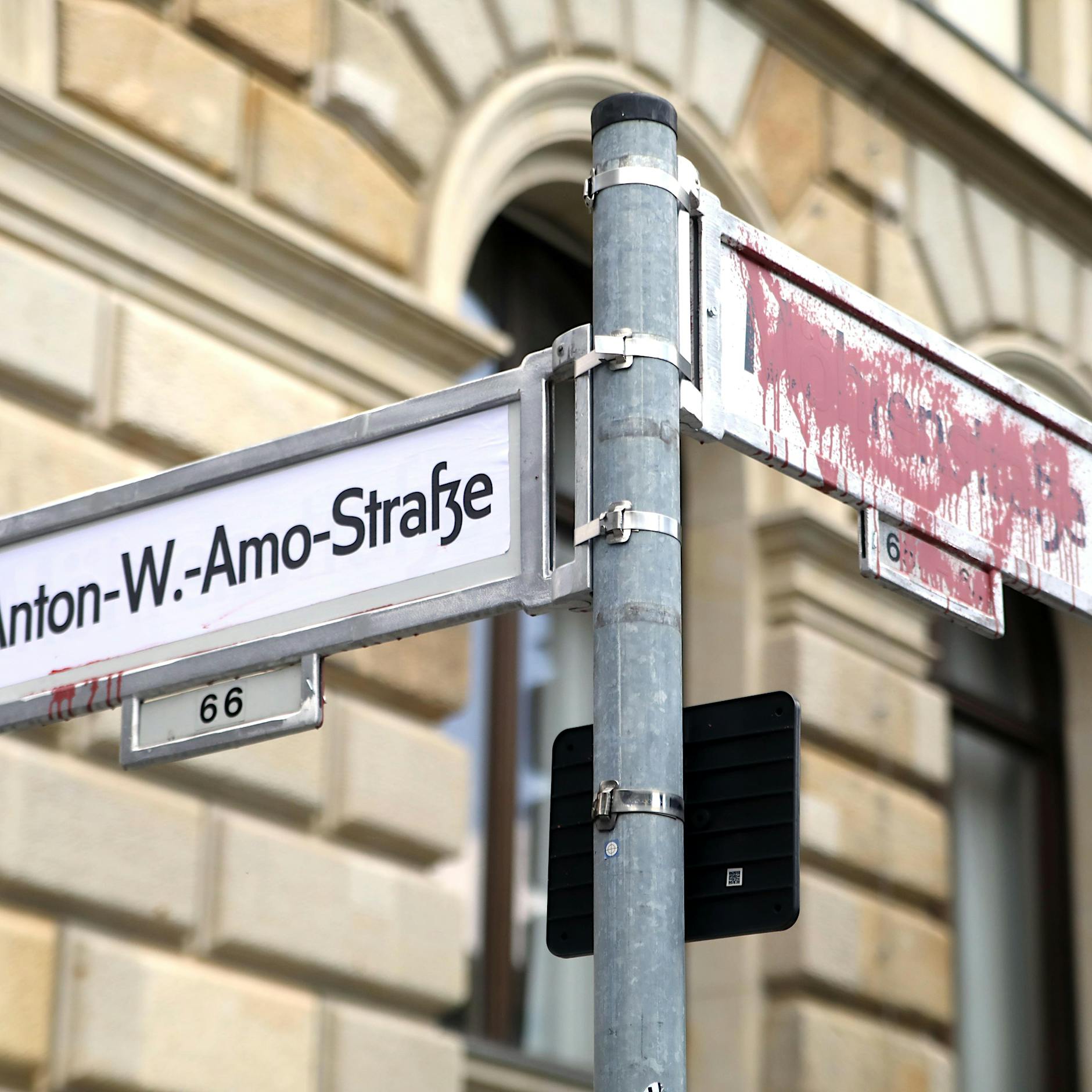 Warum eine Apothekerin das M-Wort aus dem Namen ihres Ladens streicht