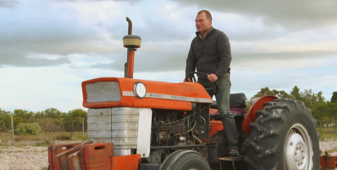 Image - Schock bei „Bauer sucht Frau International“: Bauer Rüdiger spielt Hofdamen einen üblen Streich