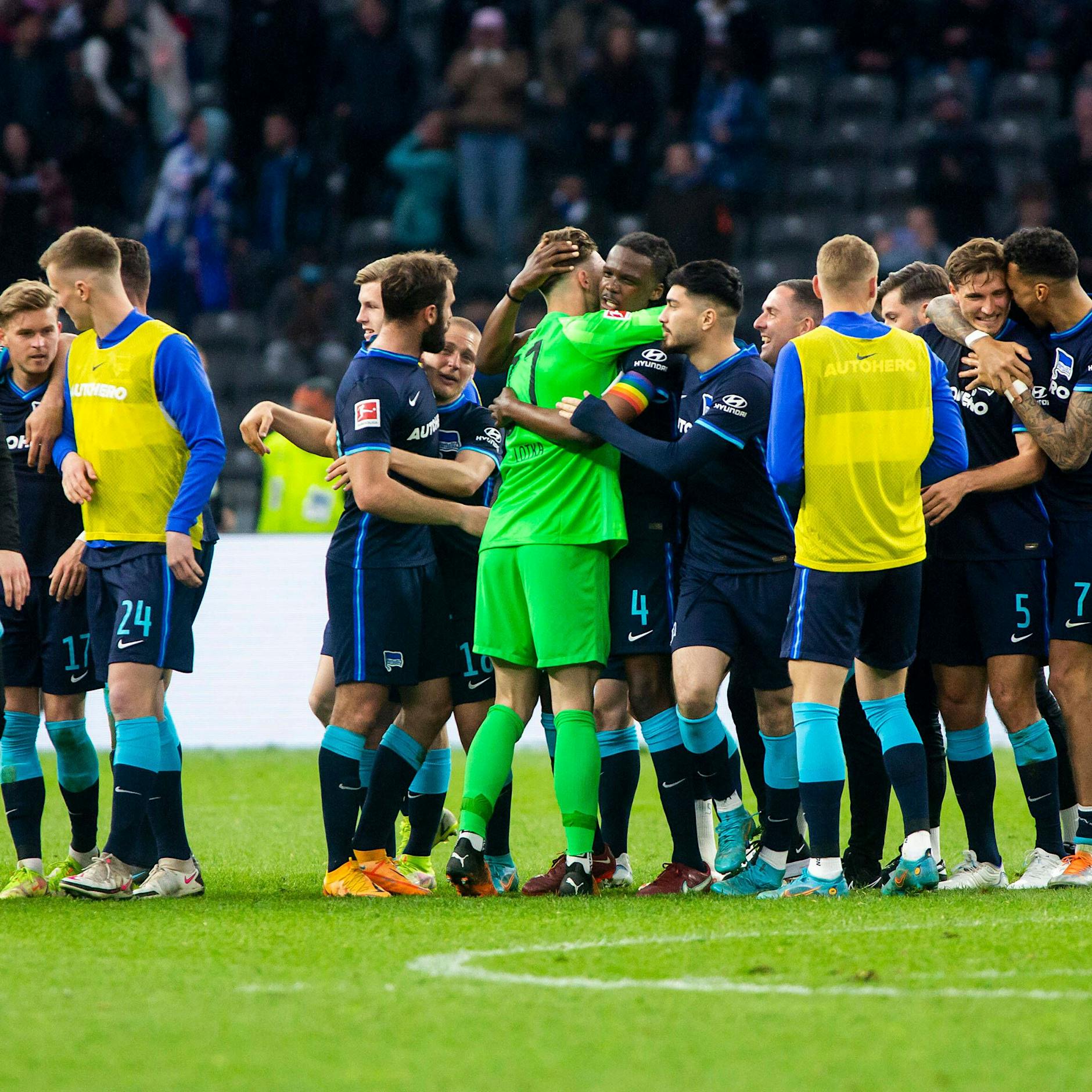 Hertha-Profis feiern nicht mit Fans in der Ostkurve, jetzt soll es einen Friedensgipfel geben