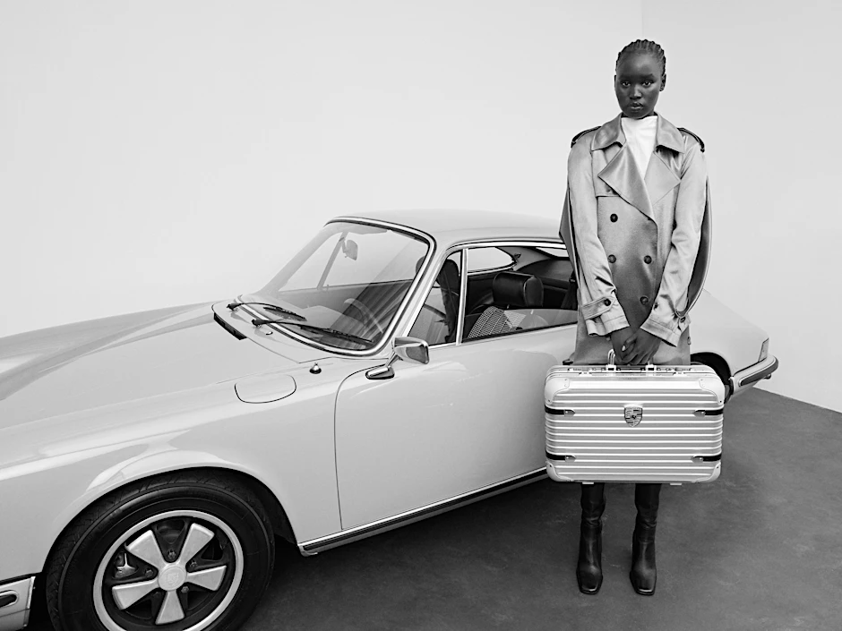 Der Handkoffer Pepita hat keine Räder und ist klein genug für den Kofferraum eines Porsche 911. In Berlin gibt es ihn zum Beispiel im Rimowa-Store auf dem Ku