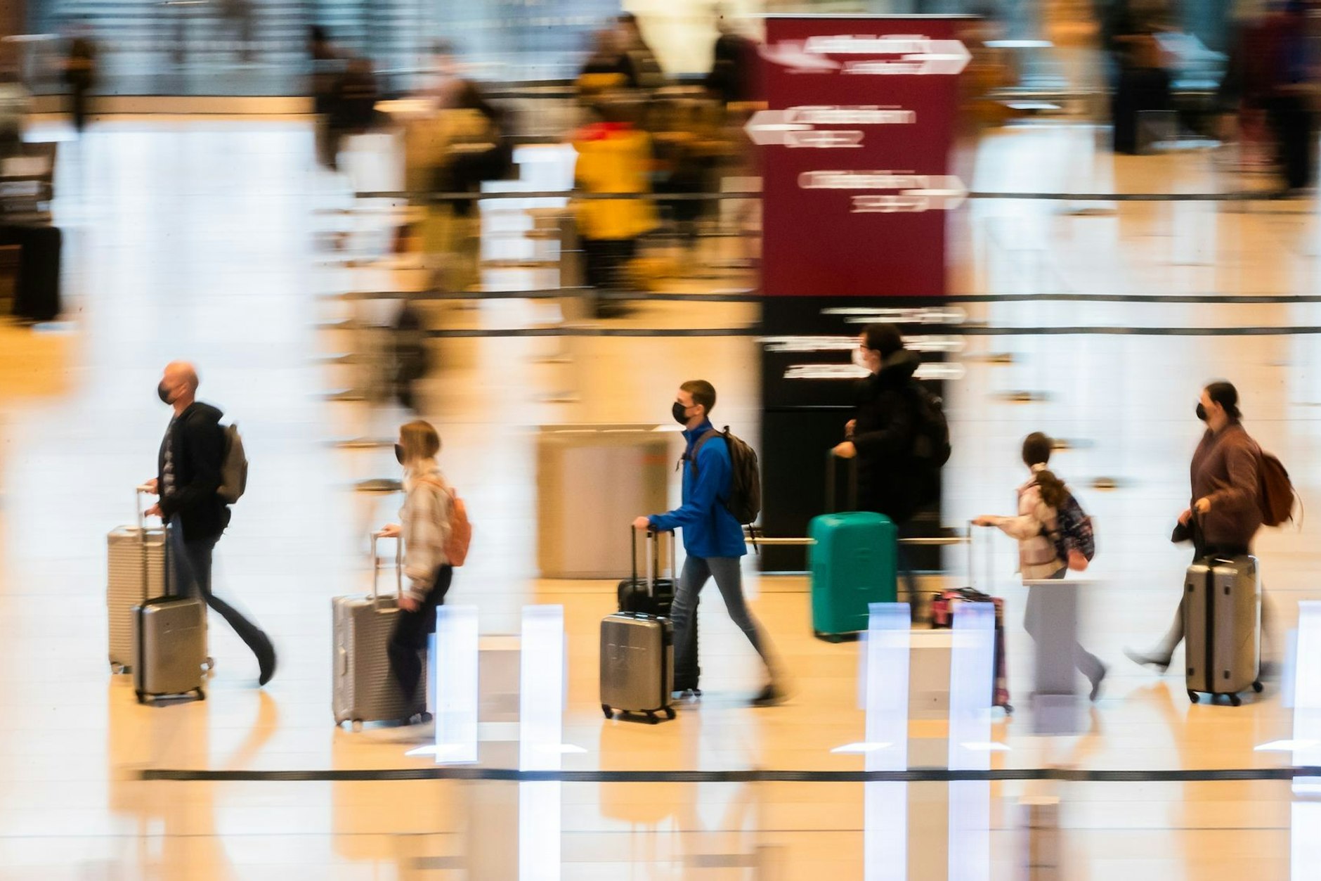 Bis Ostermontag rechnet der BER mit großem Andrang in beiden Terminals. Foto: Christoph Soeder/dpa