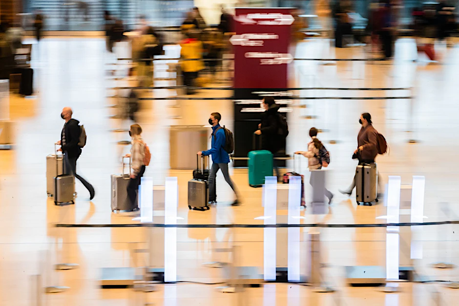 Bis Ostermontag rechnet der BER mit großem Andrang in beiden Terminals. Foto: Christoph Soeder/dpa