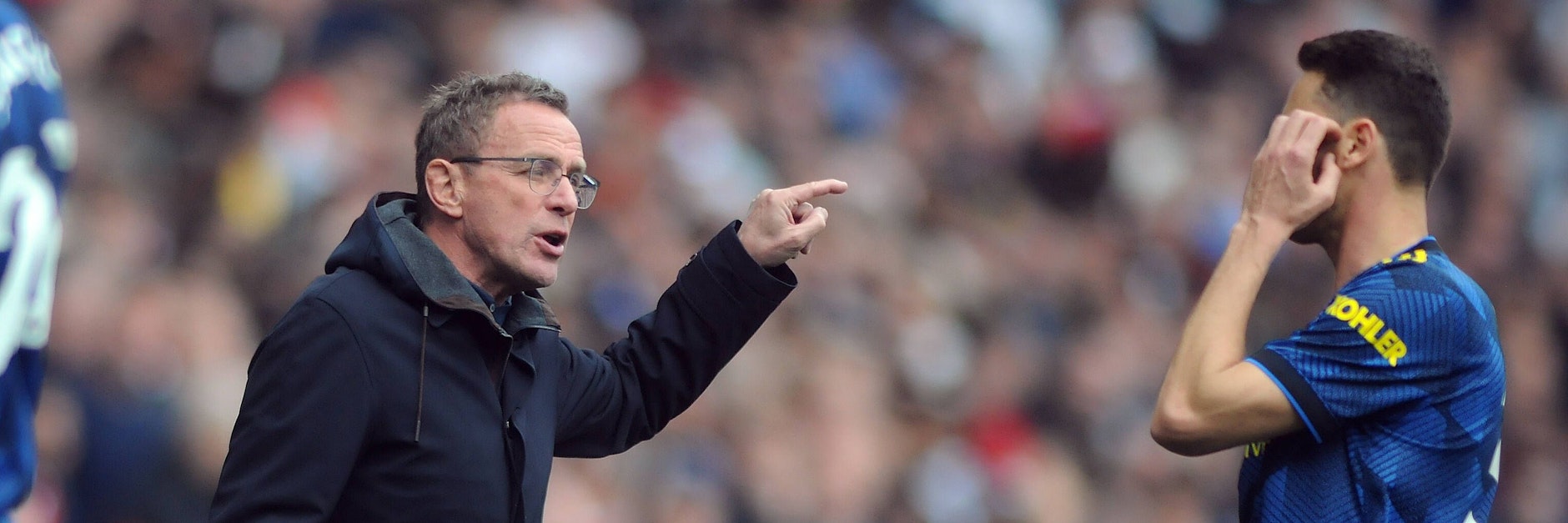 Ralf Rangnick, Interimstrainer von Manchester United, soll in einem Dossier der Schande wie einst Jürgen Klinsmann bei Hertha BSC die Spieler hart kritisieren.