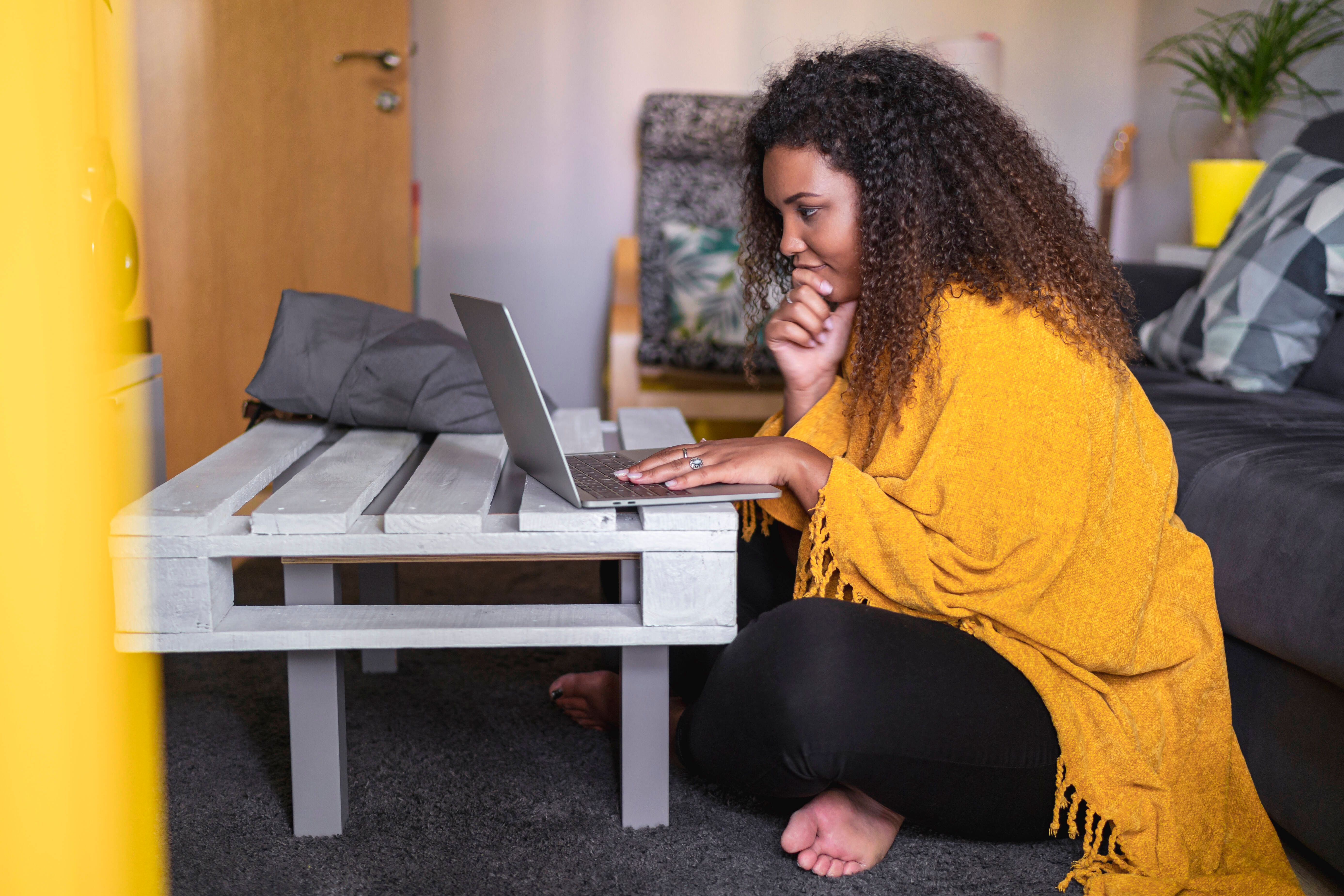 Darum ist uns im Homeoffice immer kalt – und das können Sie dagegen tun