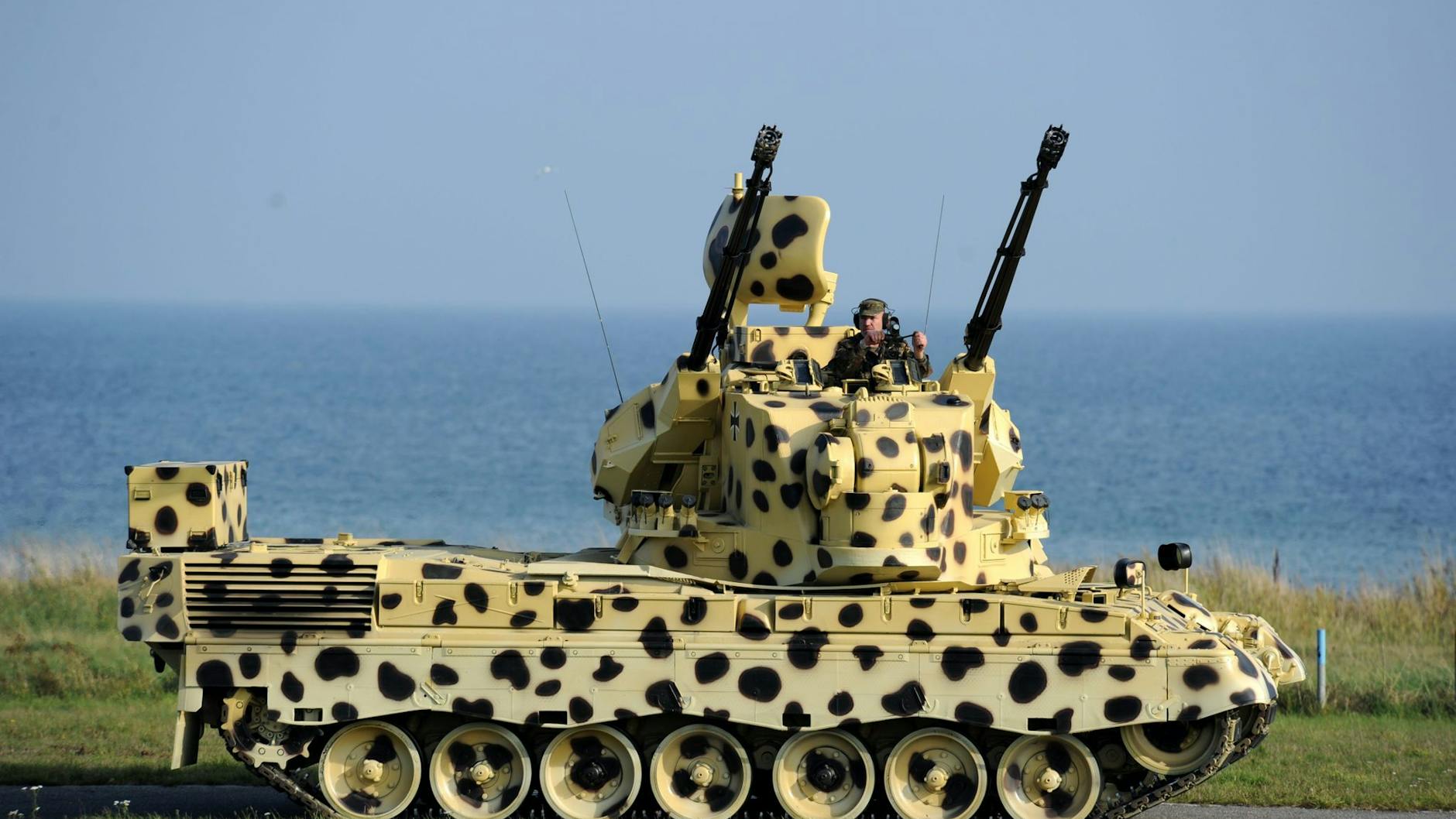 Flugabwehrpanzer Gepard – hier in einer Sonderfarbe lackiert