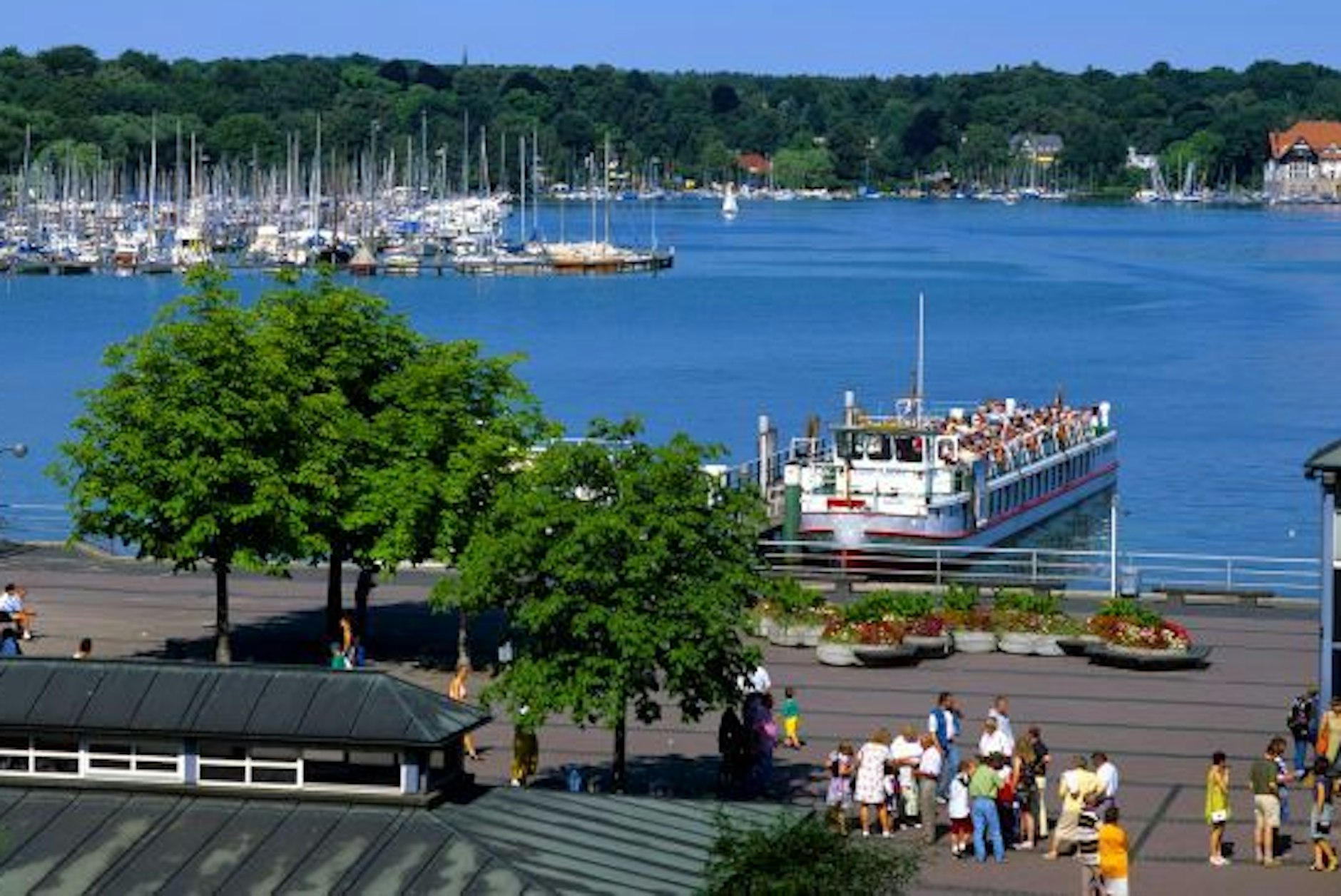Die Anlegestelle Wannsee als Ausgangspunkt für Schiffstouren auf der Havel, dem Wannsee oder Touren nach Potsdam.