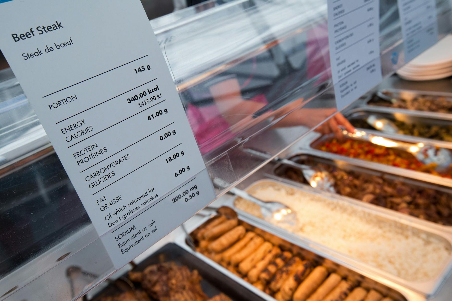 In Großbritannien müssen nun die Kalorienangaben auf der Speisekarte dabeistehen.