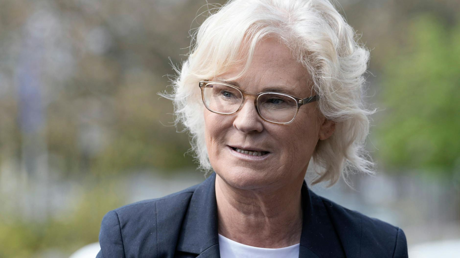 Verteidigungsministerin Christine Lambrecht auf dem US-Militärstützpunkt in Ramstein