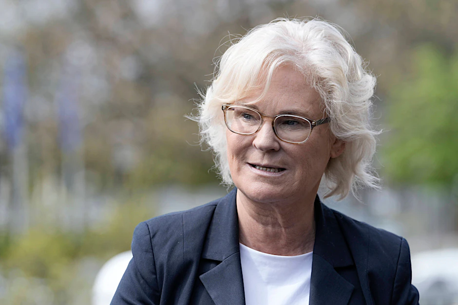 Verteidigungsministerin Christine Lambrecht auf dem&nbsp;US-Militärstützpunkt in Ramstein