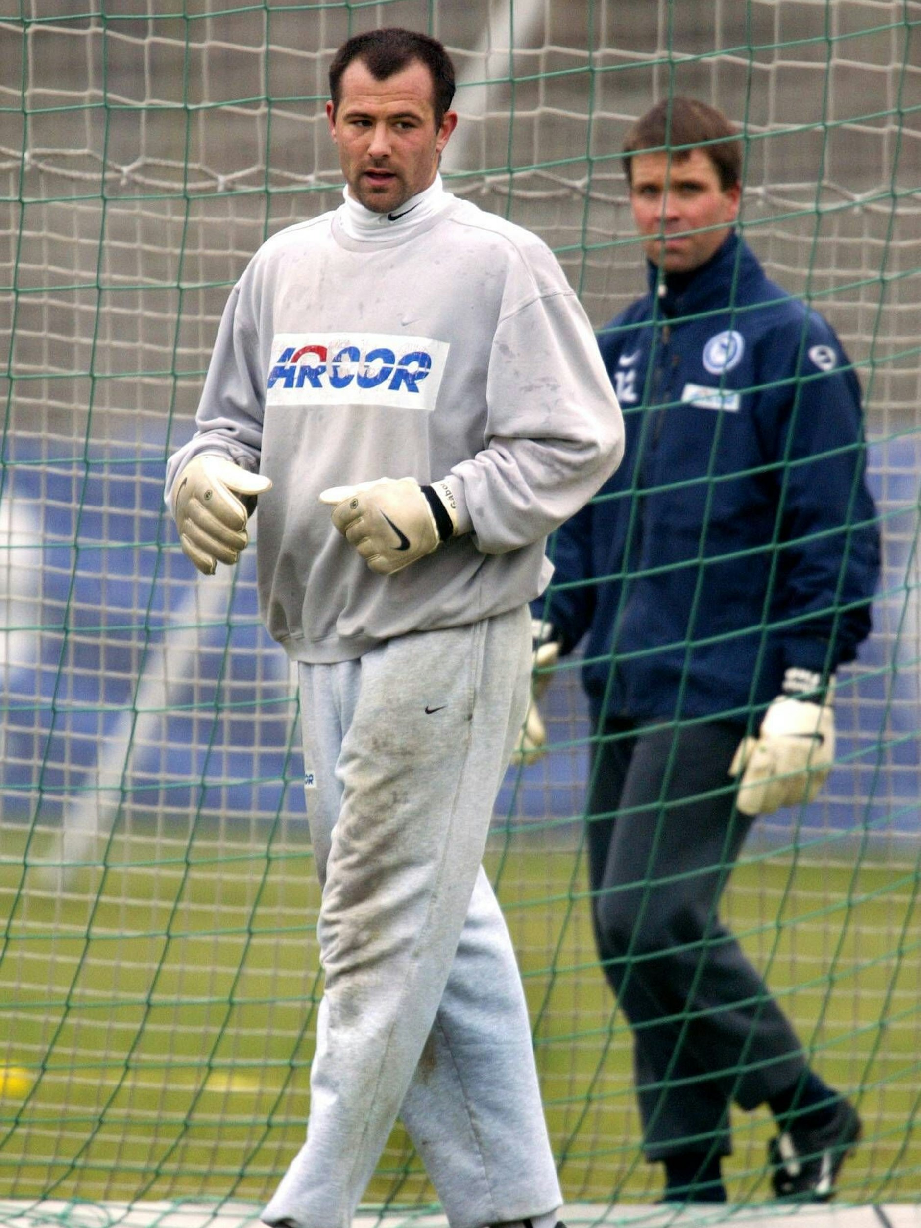 2004 lieferten sich Hertha-Torwart Gabor Kiraly und Konkurrent Christian Fiedler einen Zweikampf.
