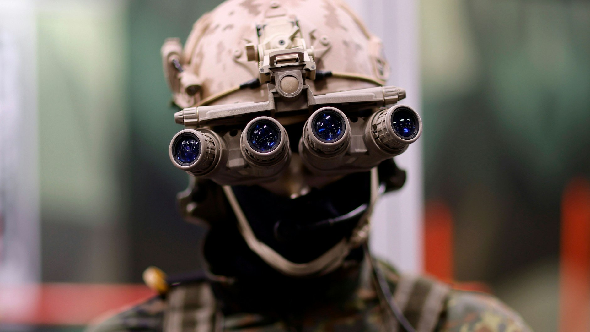 Kampfhelme und Nachtsichtgeräte fehlen den Bundeswehrsoldaten ebenso wie Munition und andere technische Ausrüstung. Das neue Sondervermögen soll Abhilfe schaffen.