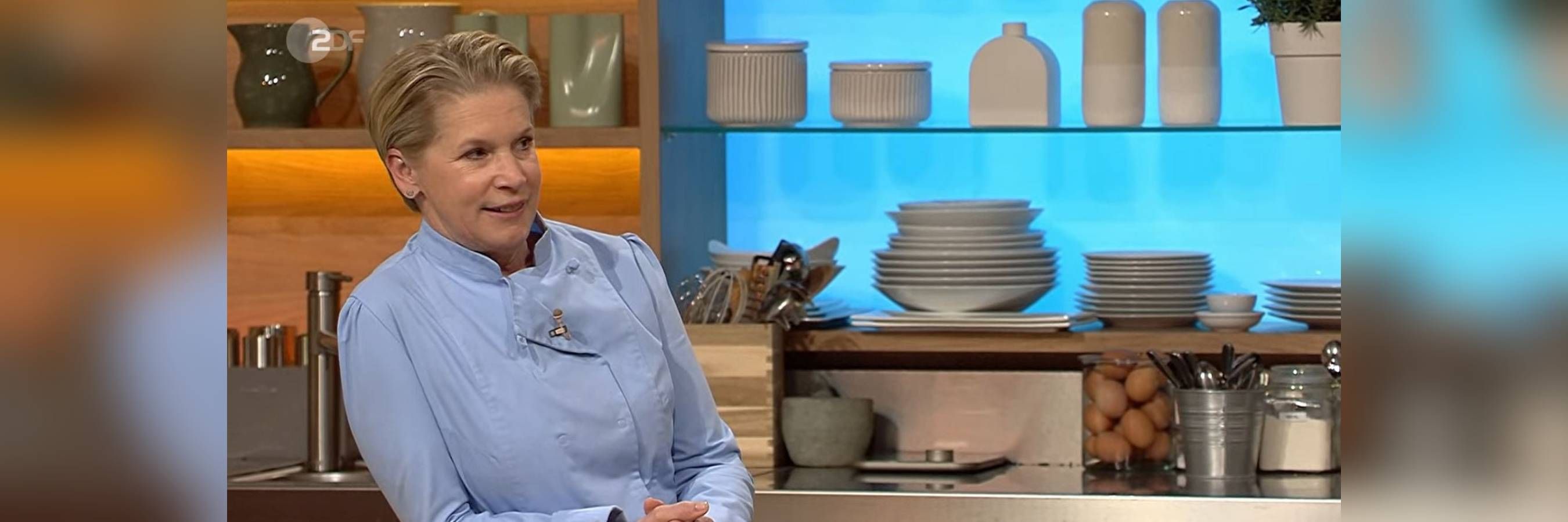 Image - „Küchenschlacht“-Fans begeistert: Cornelia Poletto moderiert beliebte Kochsendung mit neuer Frisur