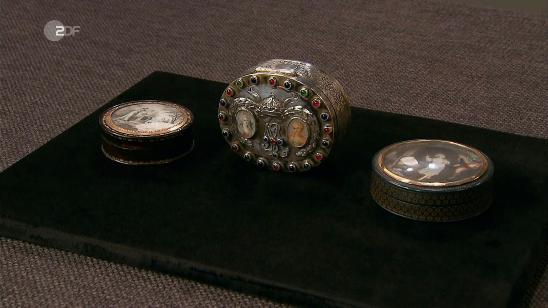 Alle Objekte die bei „Bares für Rares“ landen sind was besonderes, doch diese Dosen sind einzigartig