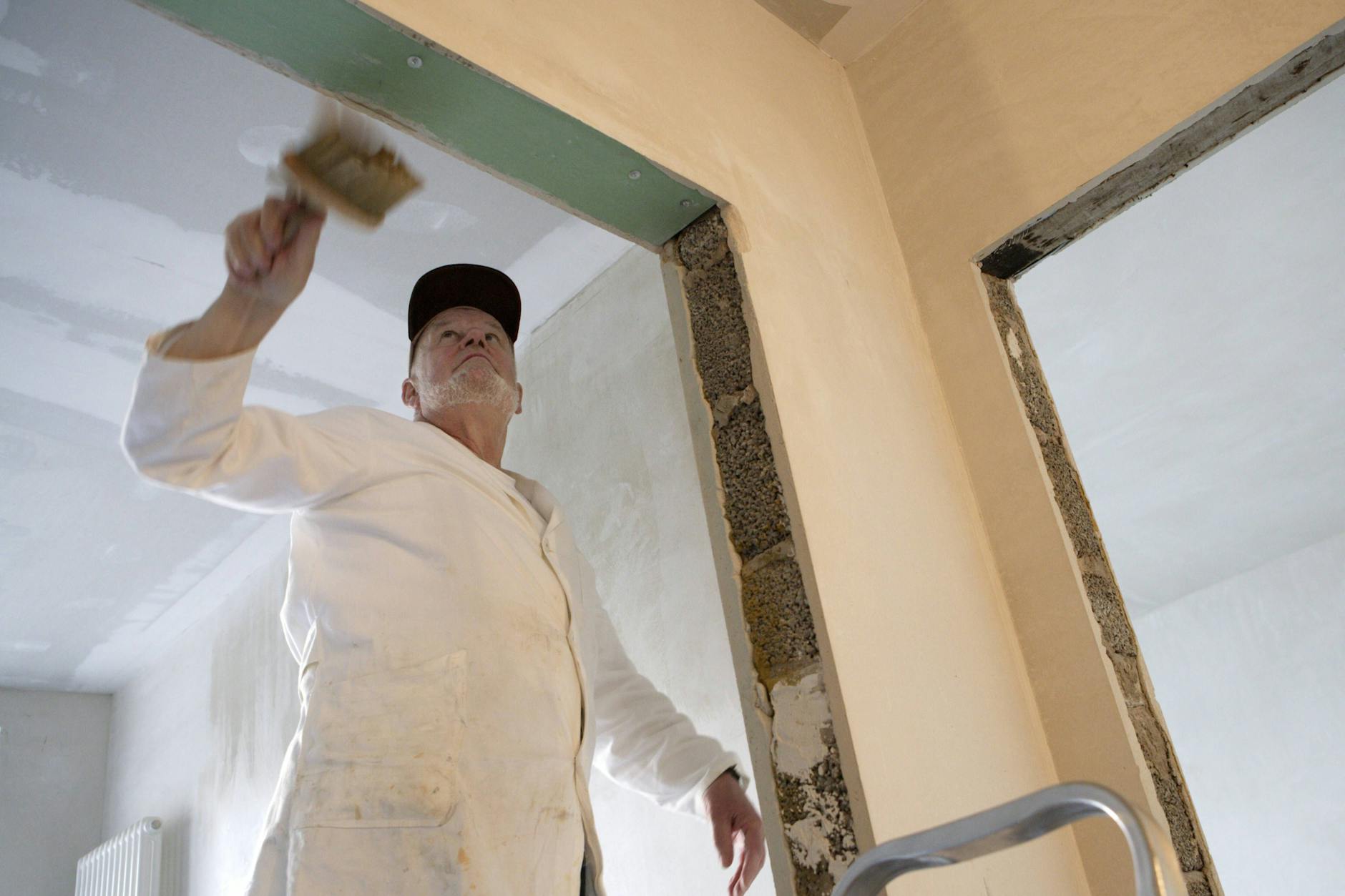 Wer über 60 ist, kriegt einen neuen Job eher im Handwerk als bei der Bundesverwaltung. 