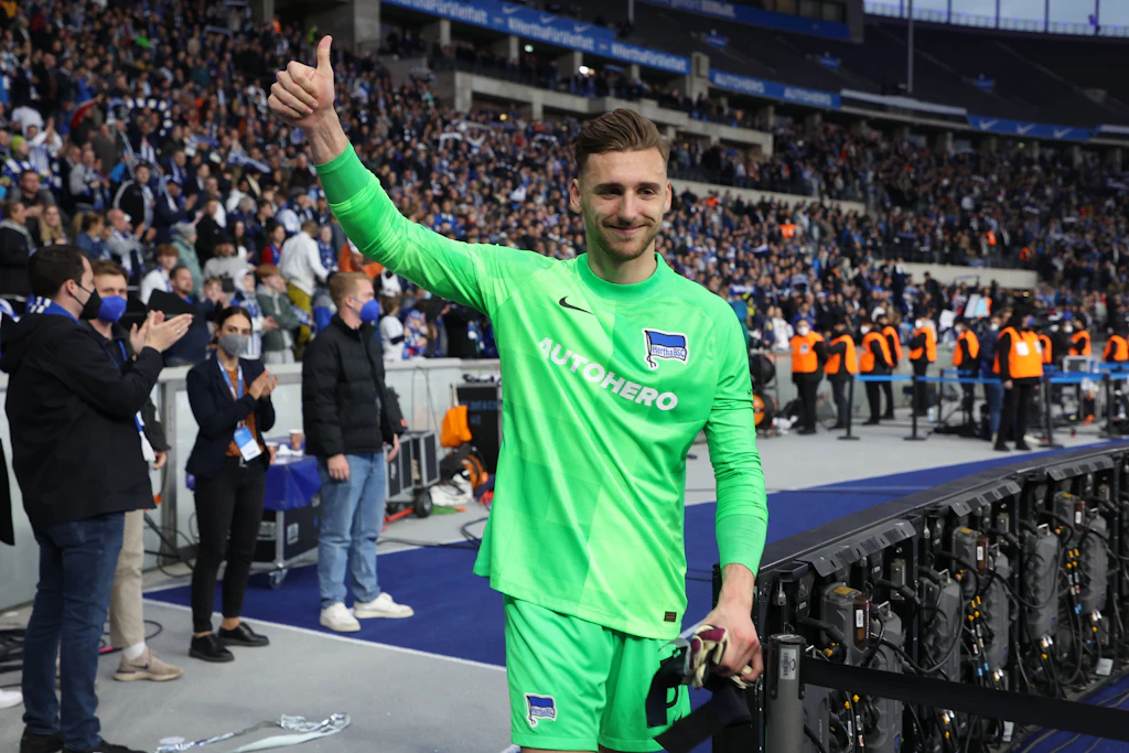 Plötzlich Nummer zwei: Das Märchen von Hertha-Held Marcel Lotka geht beim BVB weiter