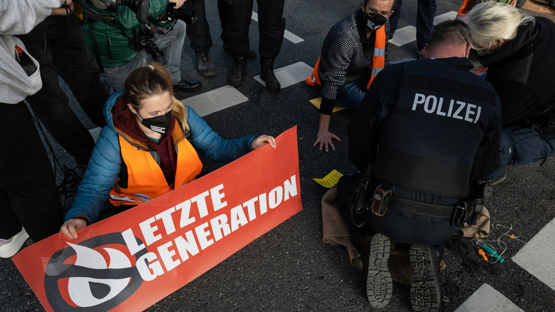 Bereits in der vergangenen Woche führten die Klimaaktivisten mehrere Störaktionen durch (Symbolbild).