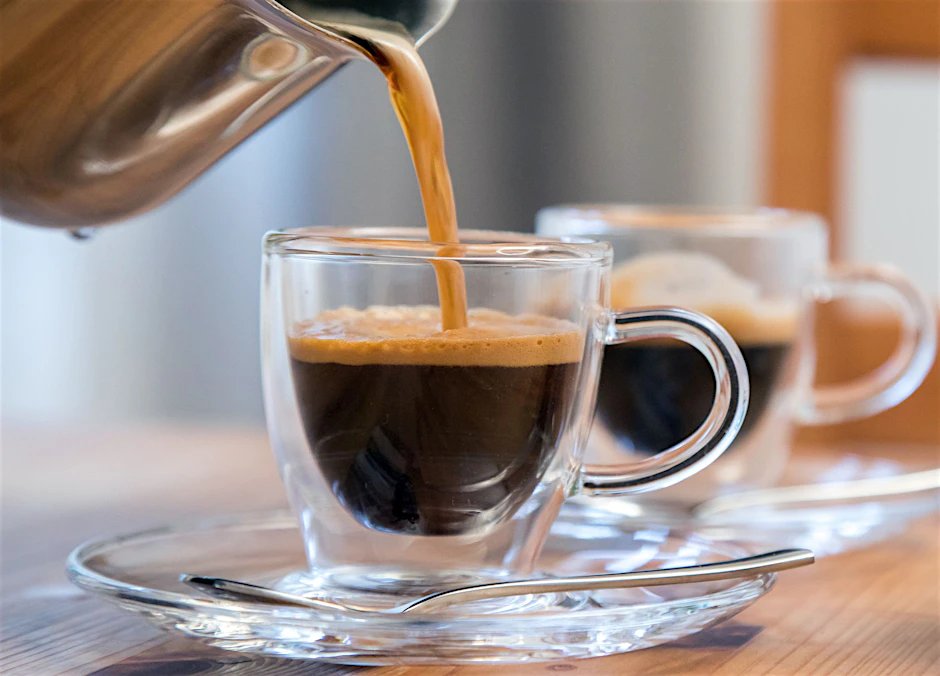 Unser Autor hat Angst vor kriegsbedingtem Koffeinmangel und sich zu einem Kaffee-Hamsterkauf entschlossen