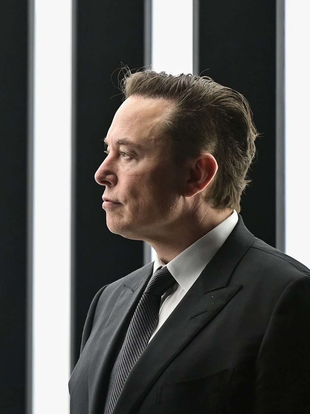 Elon Musk, der reichste Mann der Welt, hat sich gerade Twitter gekauft. Das Time-Magazin hat den Tesla-Chef und Weltraum-Unternehmer zur „Person des Jahres 2021“ gekürt.