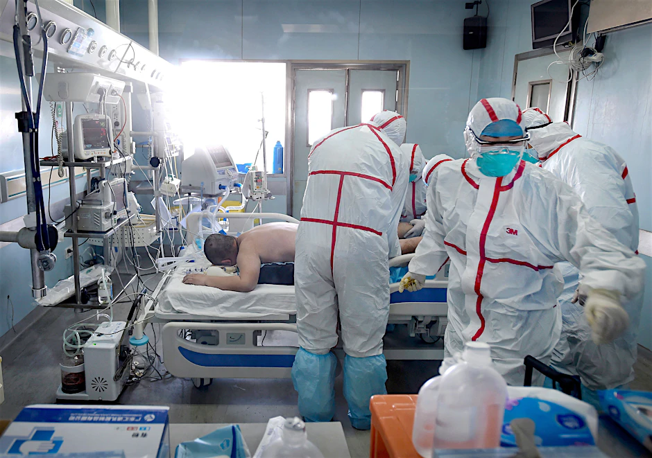 Patient in der chinesischen Provinz Hubai: Er hatte sich mit einem anderen Virustyp der Vogelgrippe angesteckt.