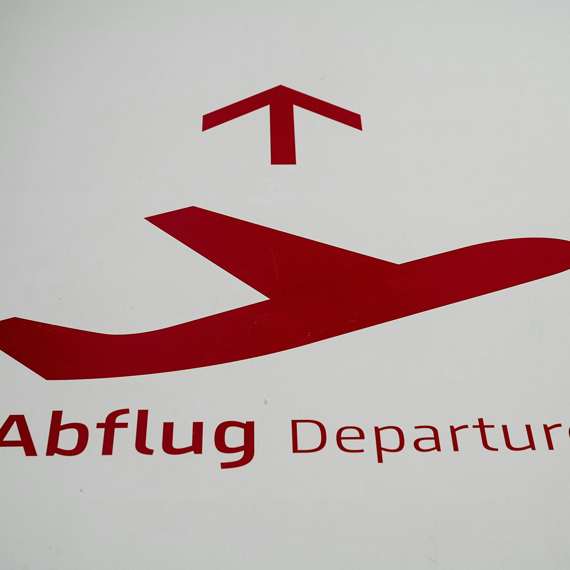 Was passiert, wenn die Fluglinie einfach den Urlaubsflug streicht?