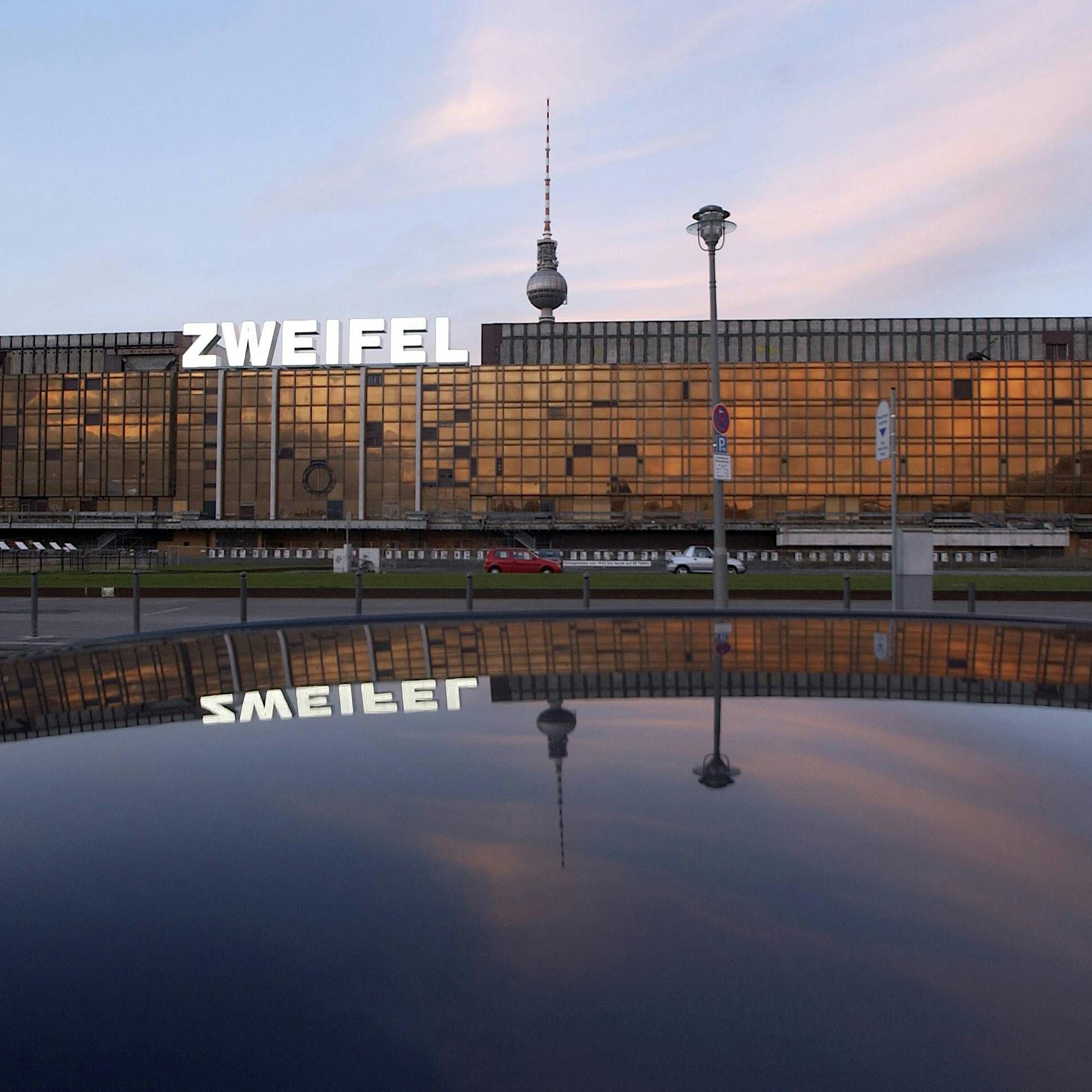 Besser spät als nie: Humboldt Forum entdeckt seine Liebe zum Palast der Republik