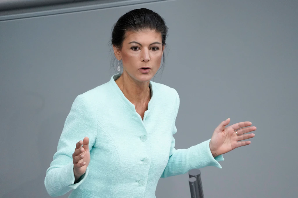 Panzer-Exporte: Wagenknecht warnt vor „atomarem Inferno“