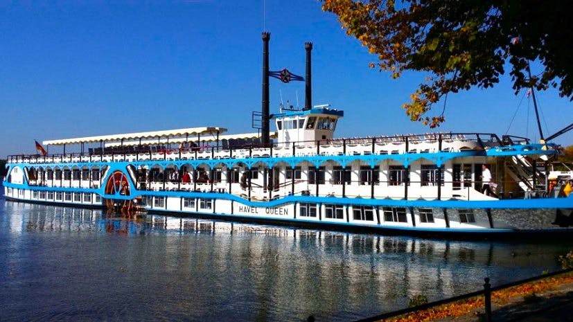 Mit dem Mississippi-Dampfer MS „Havel Queen“ über den Tegeler See.