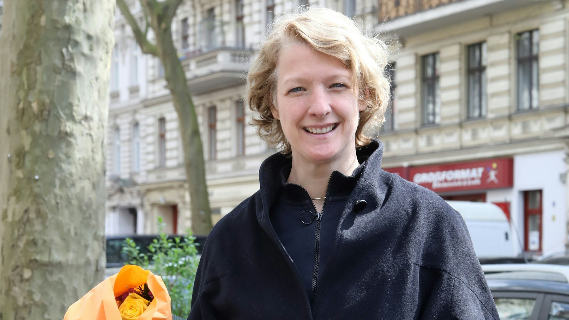 Der Graefekiez soll autofrei werden, alle Parkplätze verschwinden. Anwohnerin Lucia Seldeneck (44) findet die Idee prima.