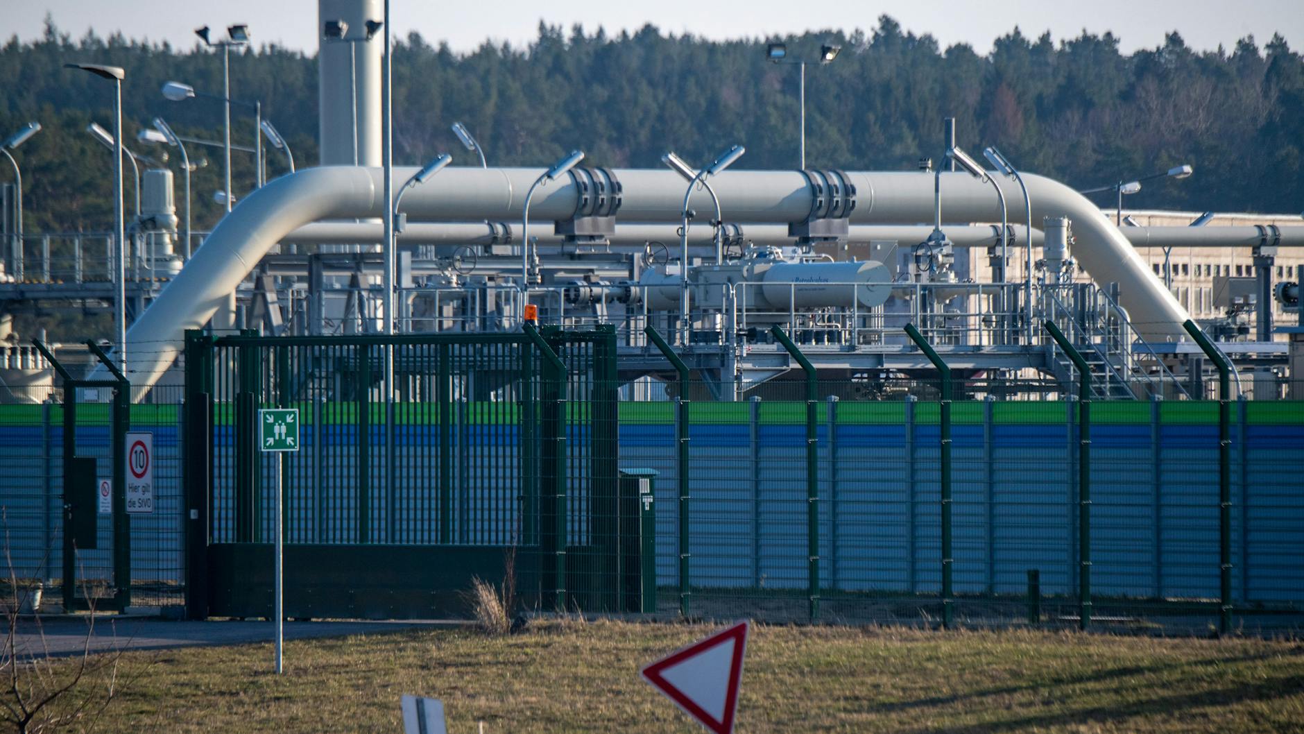 Mecklenburg-Vorpommern, Lubmin: Hier steht die Gasempfangsstation der von Wintershall Dea mitfinanzierten Ostseepipeline Nord Stream 2.