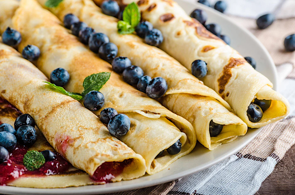 Eierkuchen mit Obst zum Frühstück? Warum eigentlich nicht?