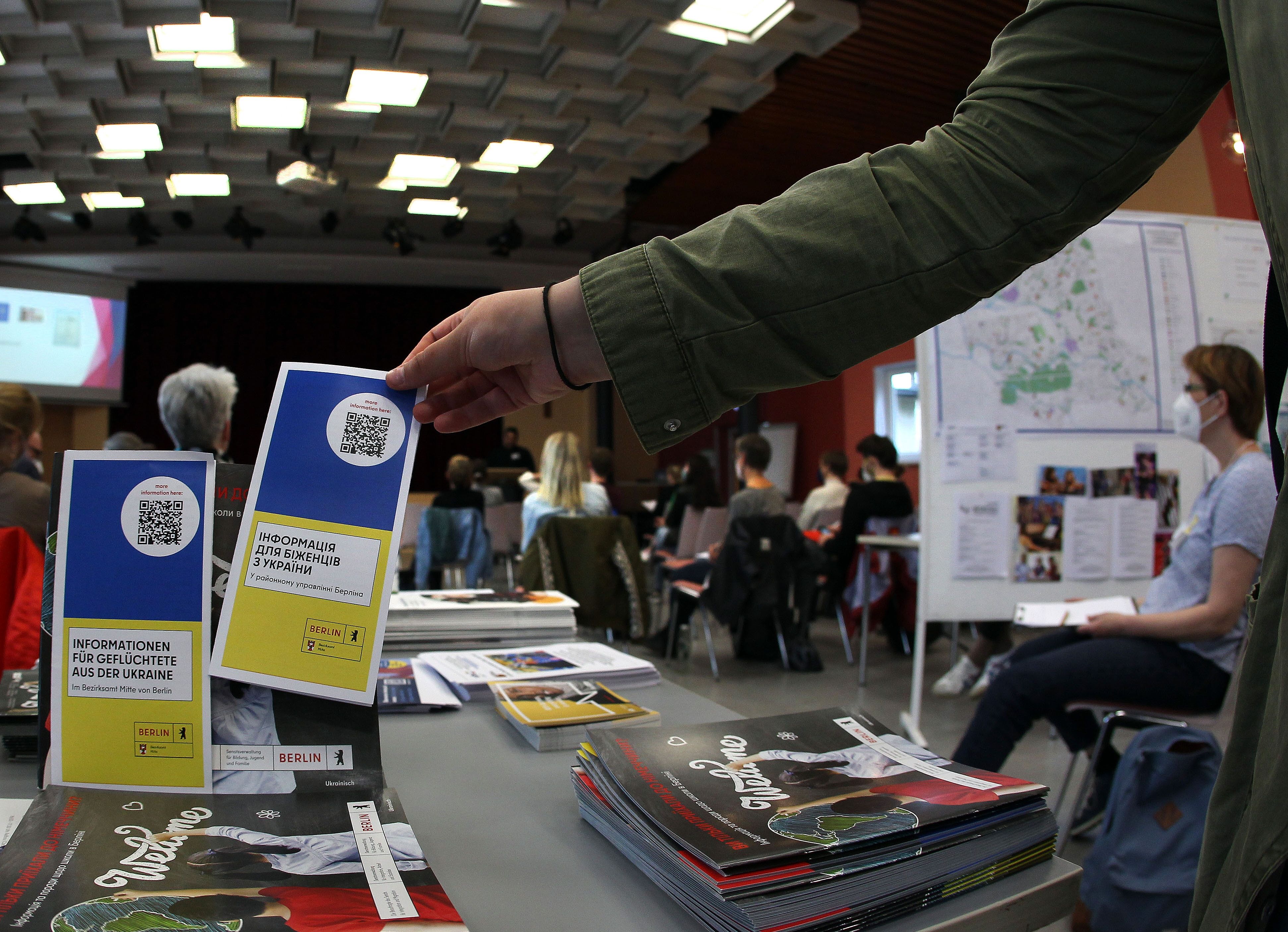 Jobsuche, Deutschkurse und Suchtprobleme: Was Gastgebende alles lernen müssen