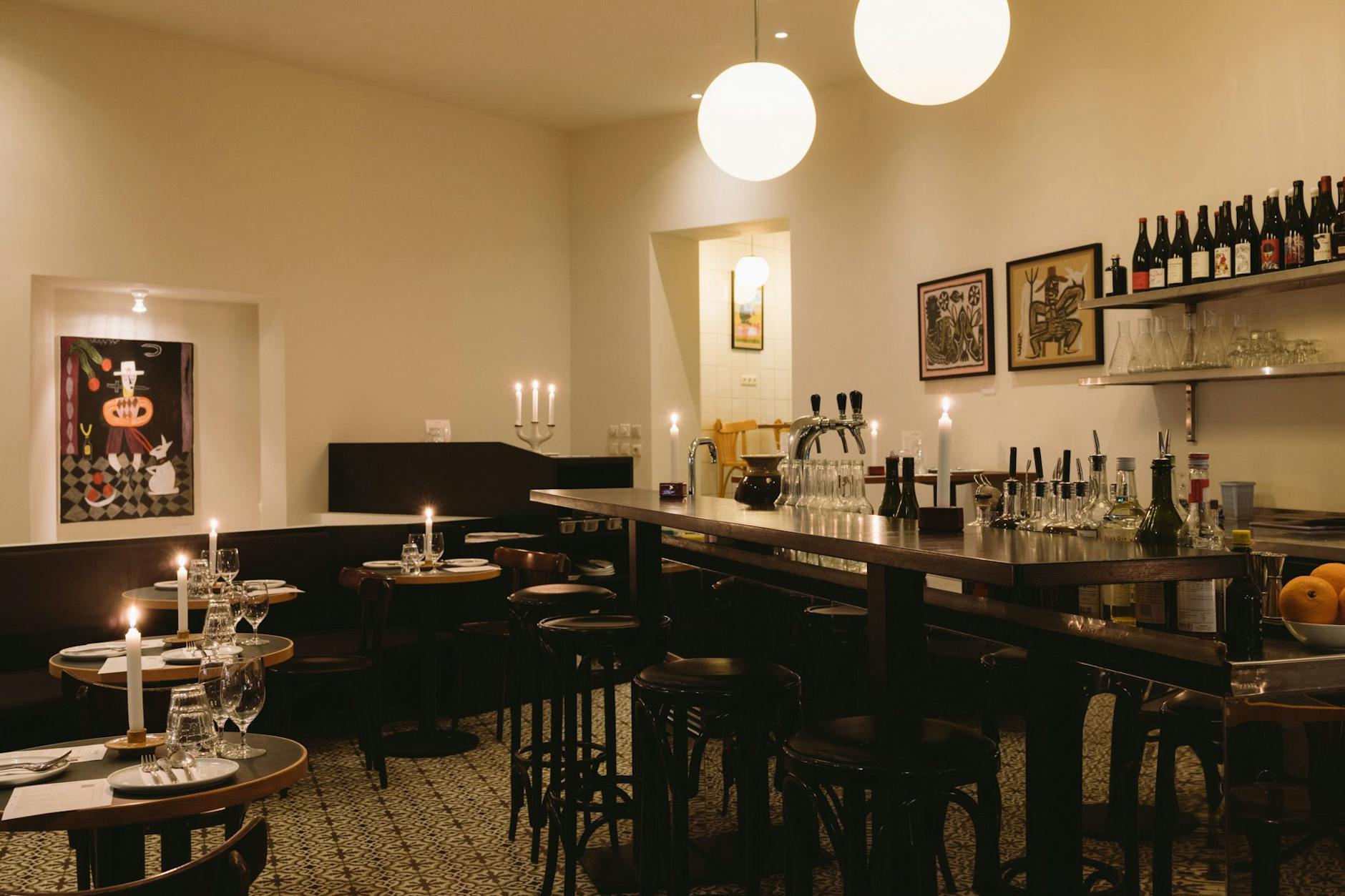 Elegant: Die Bar Normal stemmt sich den immergleiche Gastro- und Barkonzepten in Prenzlauer Berg entgegen.