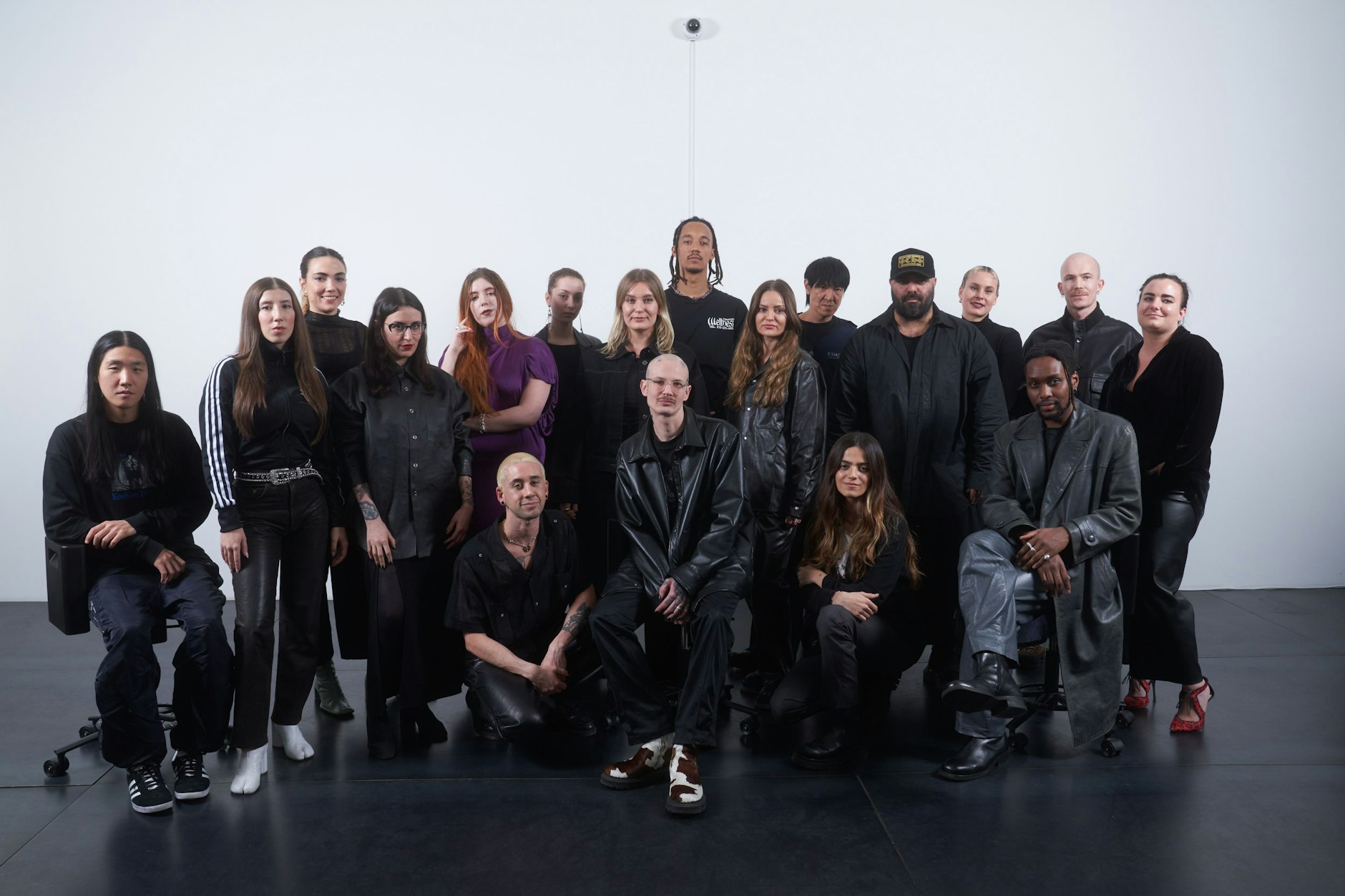 Das international zusammengewürfelte Reference-Team: So unterschiedlich die Lebensläufe auch sein mögen, auf Schwarz können sich (fast) alle einigen.