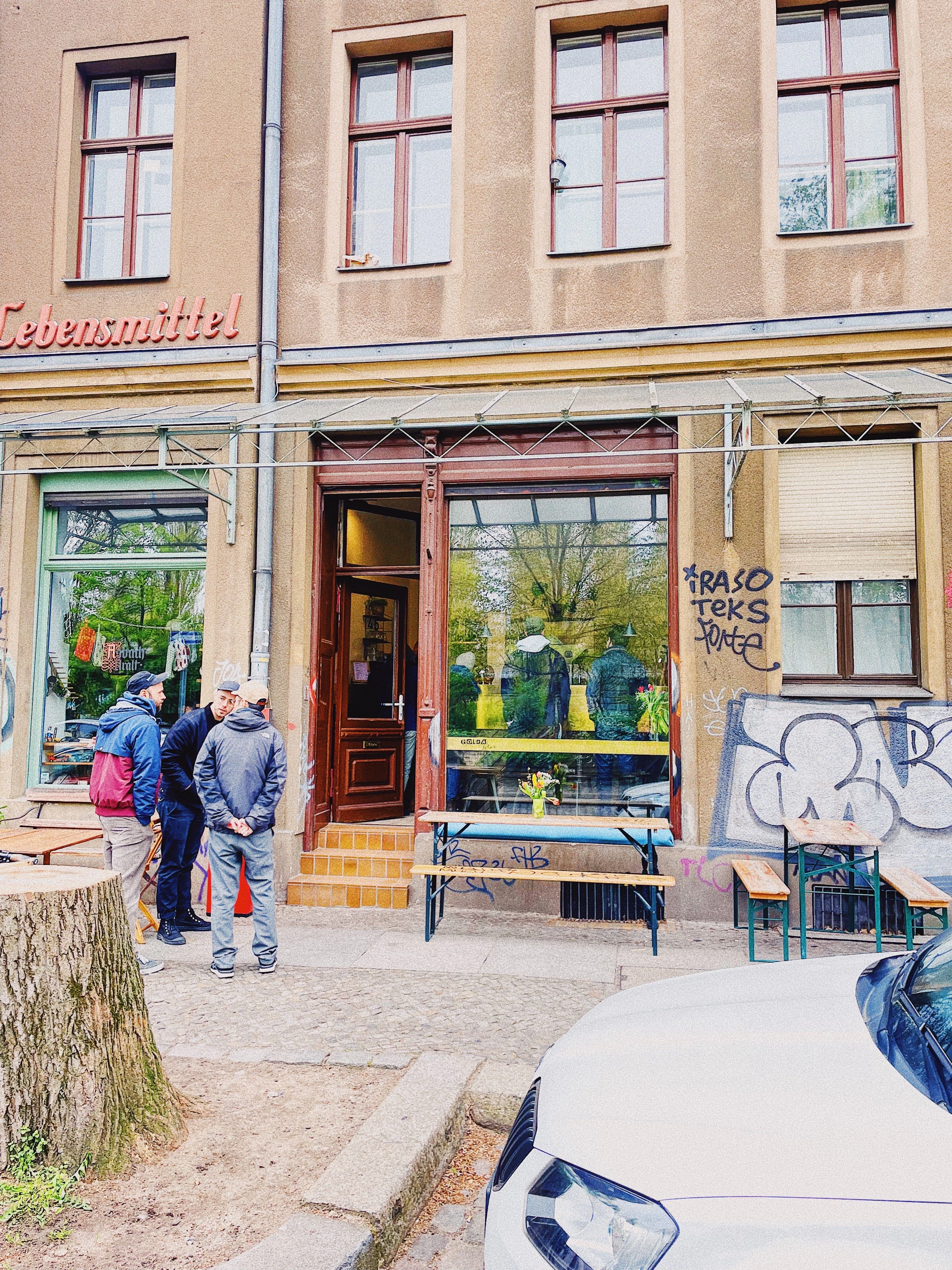 Unscheinbar: Das Goldadelux liegt auf dem Erkelenzdamm direkt gegenüber dem Wassertorplatz.