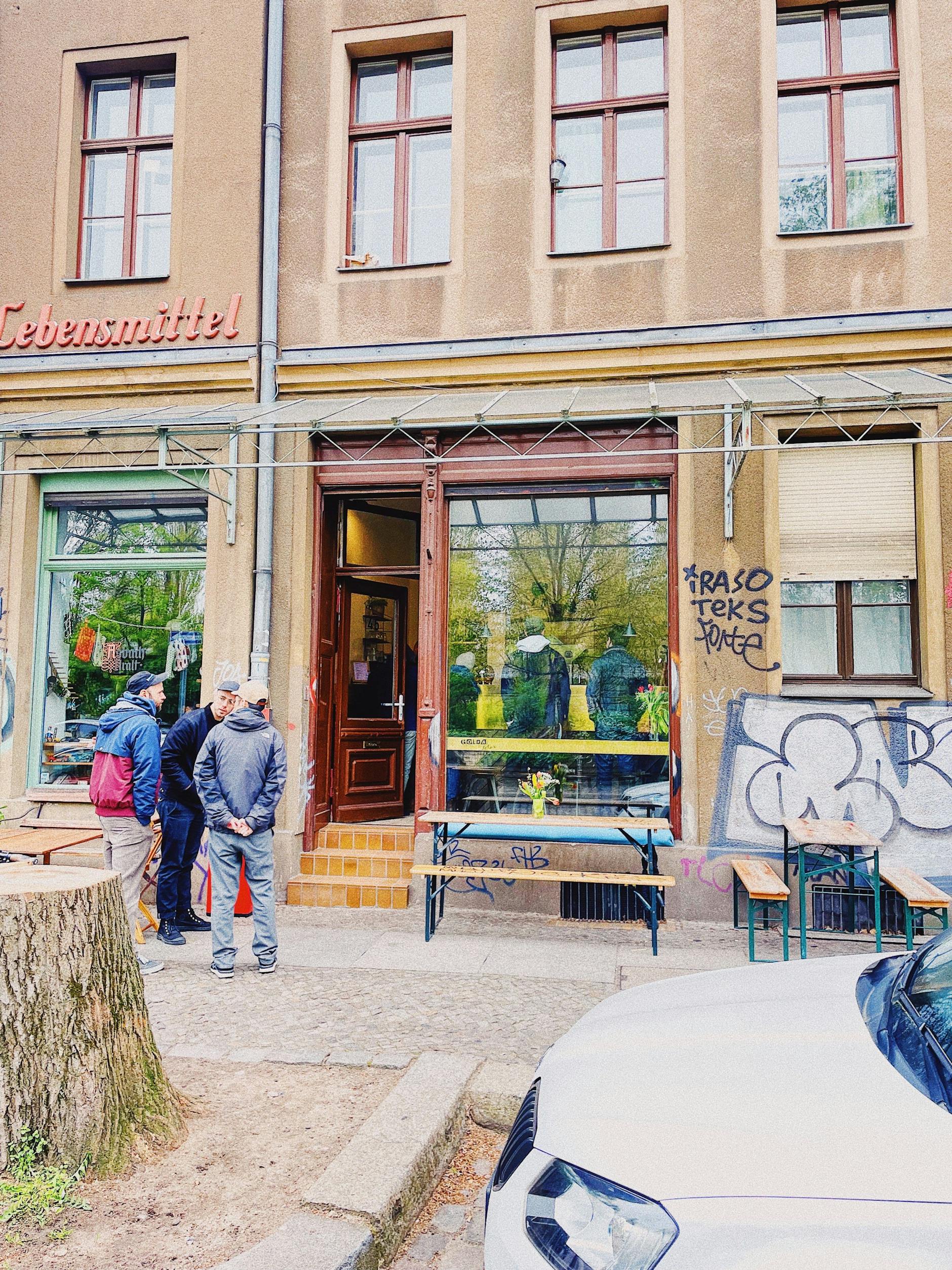 Unscheinbar: Das Goldadelux liegt auf dem Erkelenzdamm direkt gegenüber dem Wassertorplatz.