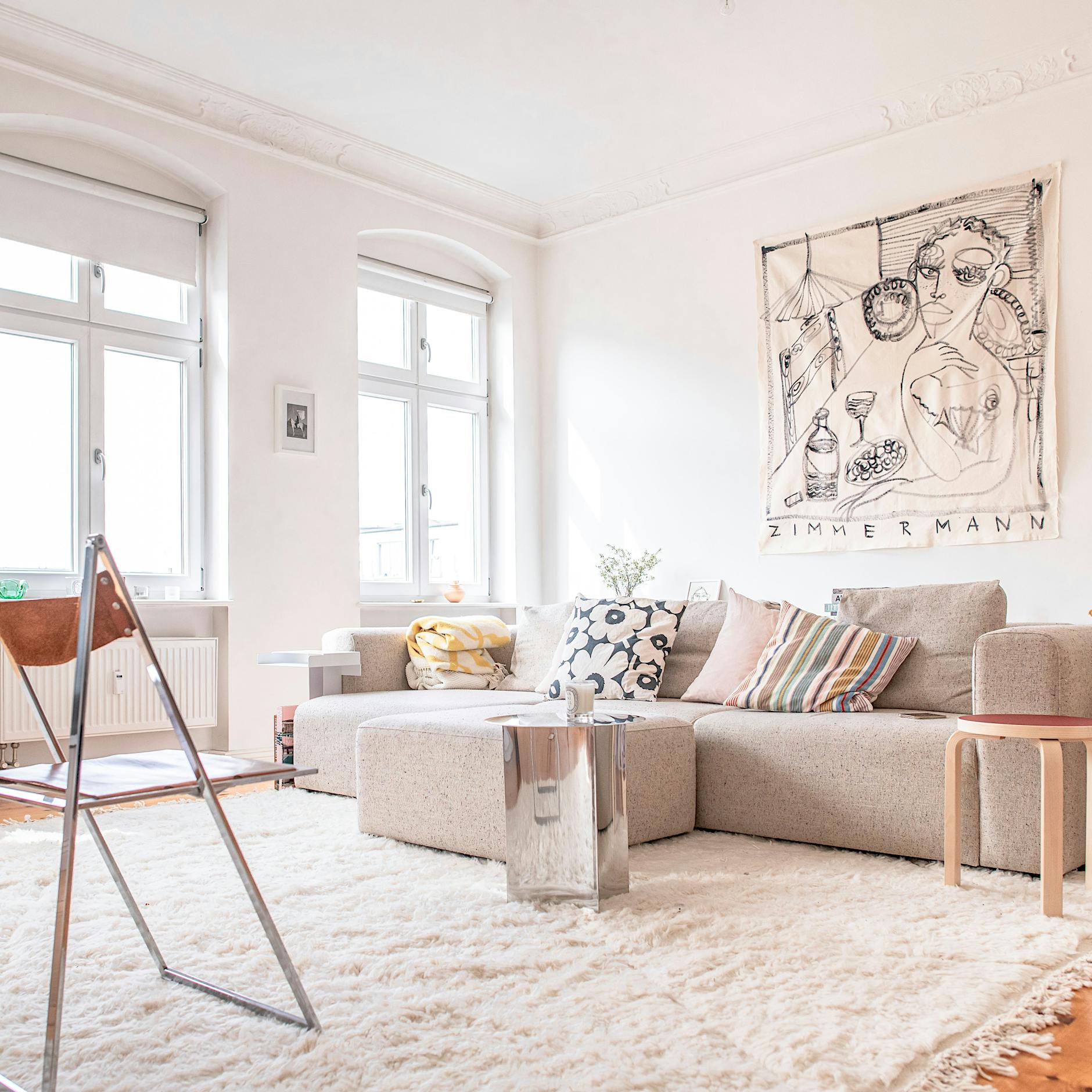 Zwischen Punkbars und besetzten Häusern: So wohnt Modedesignerin Malaika Raiss