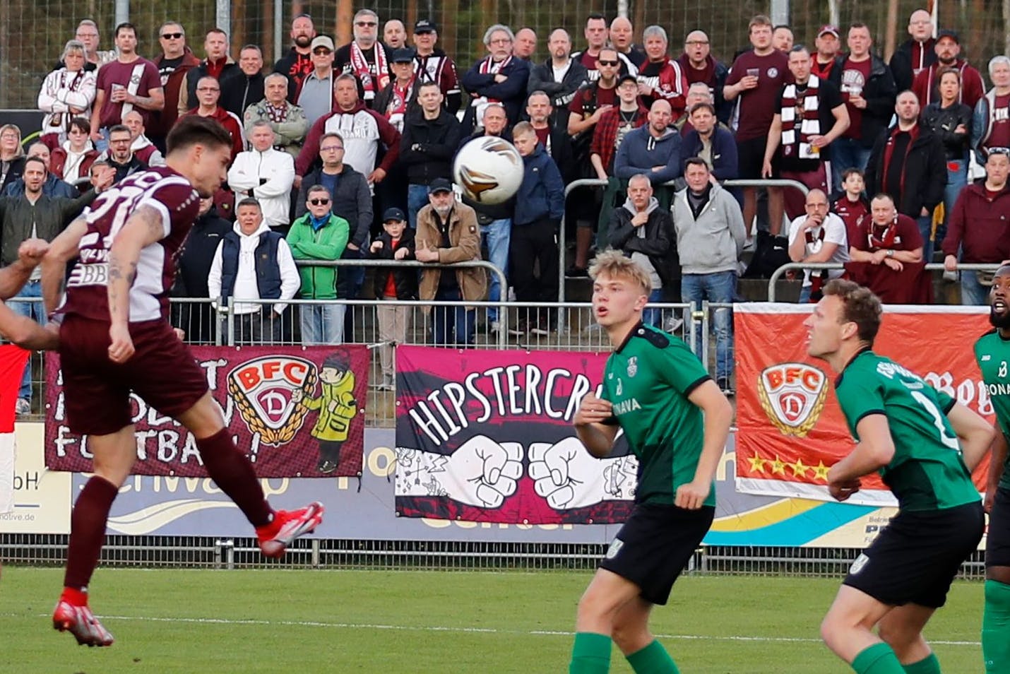 Da ist die Welt beim BFC Dynamo noch in Ordnung: Andor Bolyki trifft per Kopf zum 1:0 in Fürstenwalde.