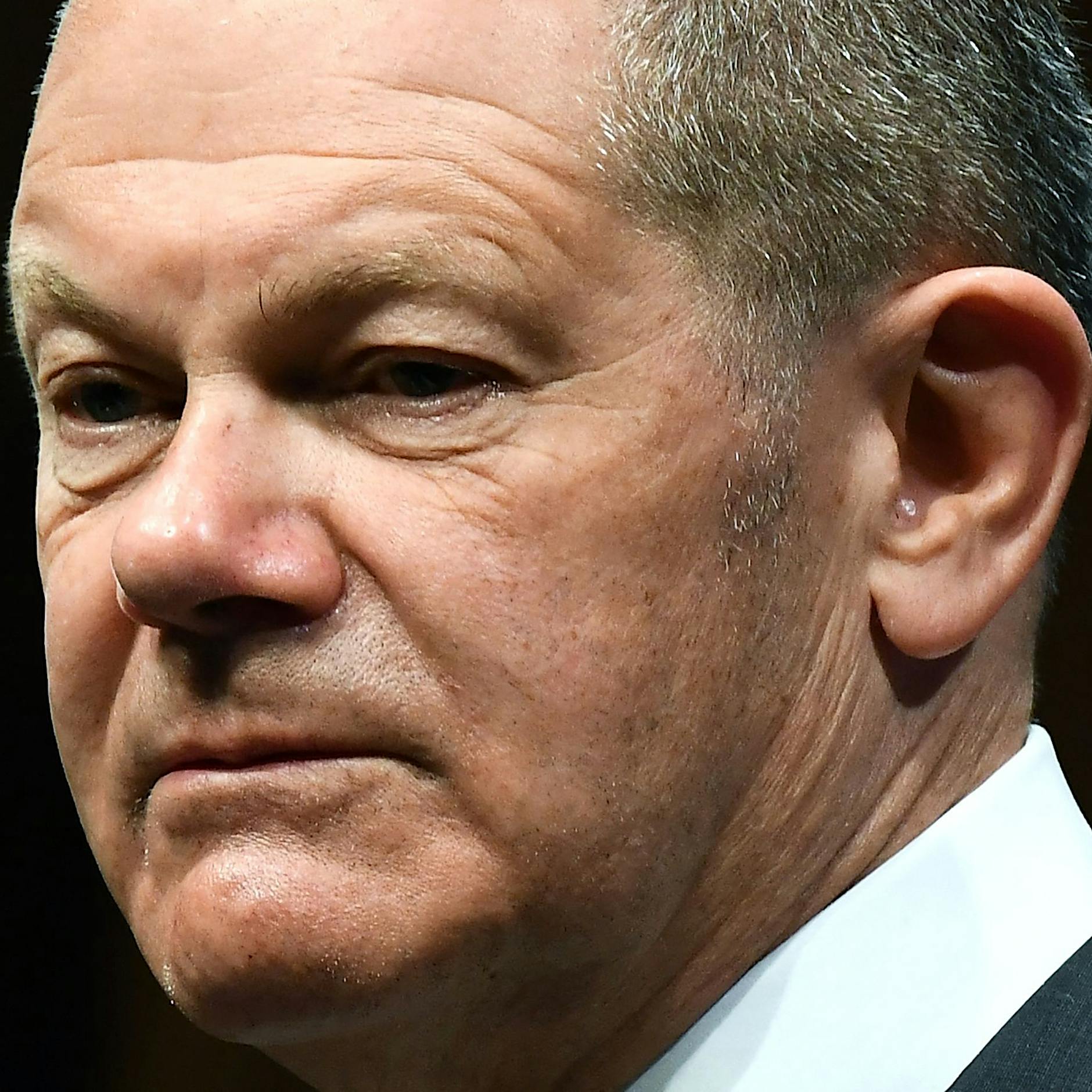 Offener Brief: Lars Eidinger, Svenja Flaßpöhler und andere warnen vor Weltkrieg