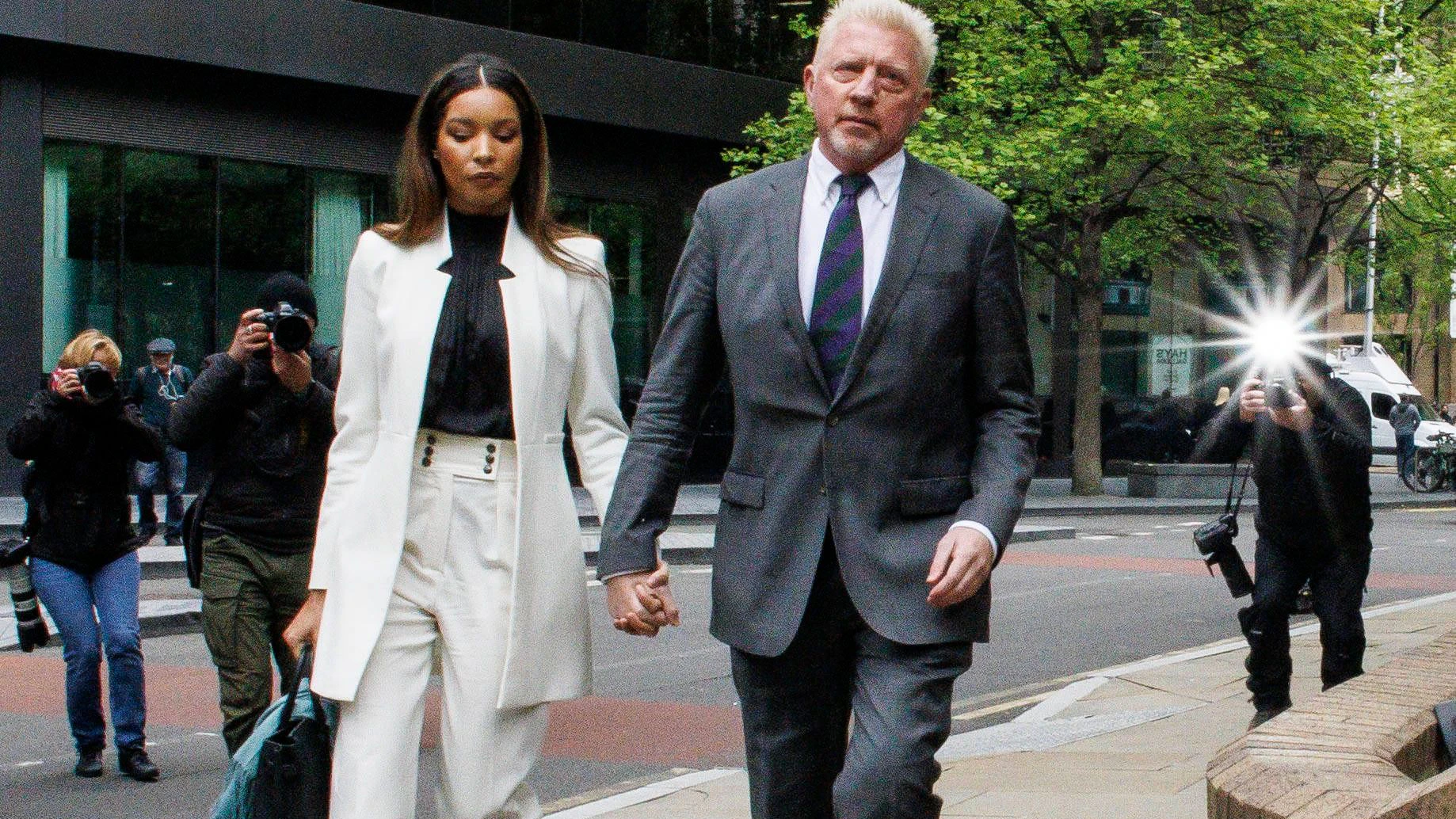  Boris Becker kam mit Freundin Lilian De Carvalho Monteiro zur Urteilsverkündung. 