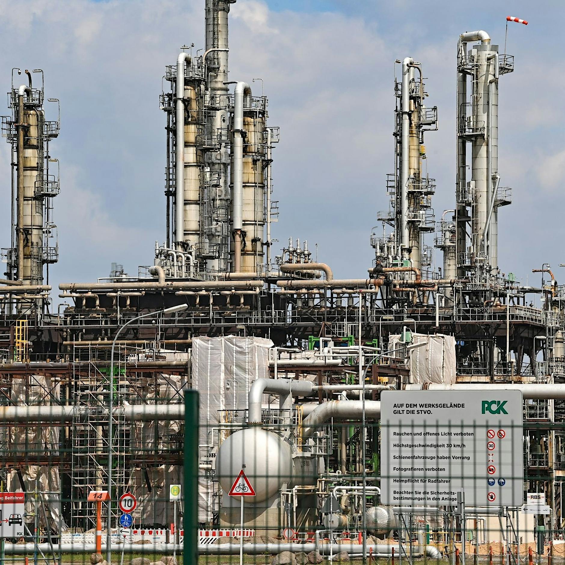 Klimaaktivisten manipulieren erneut Ölpipeline nach Schwedt