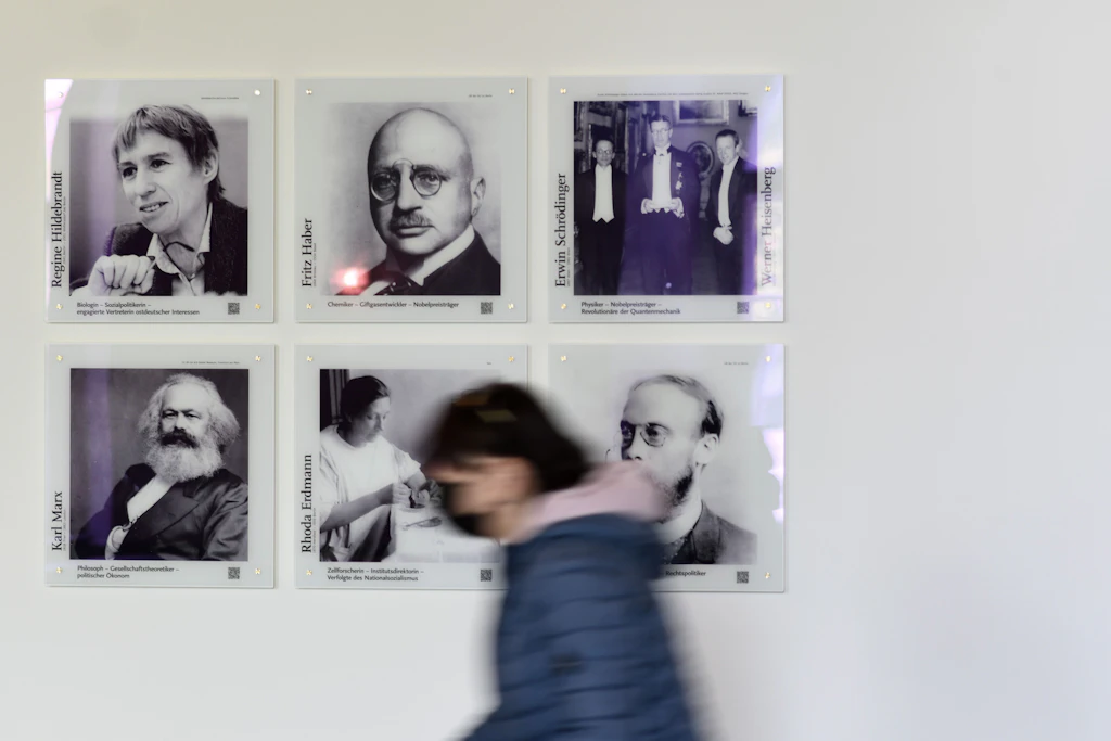 Bunter Mix statt alte Männer: Warum die HU ihre Nobelpreisträger entfernte