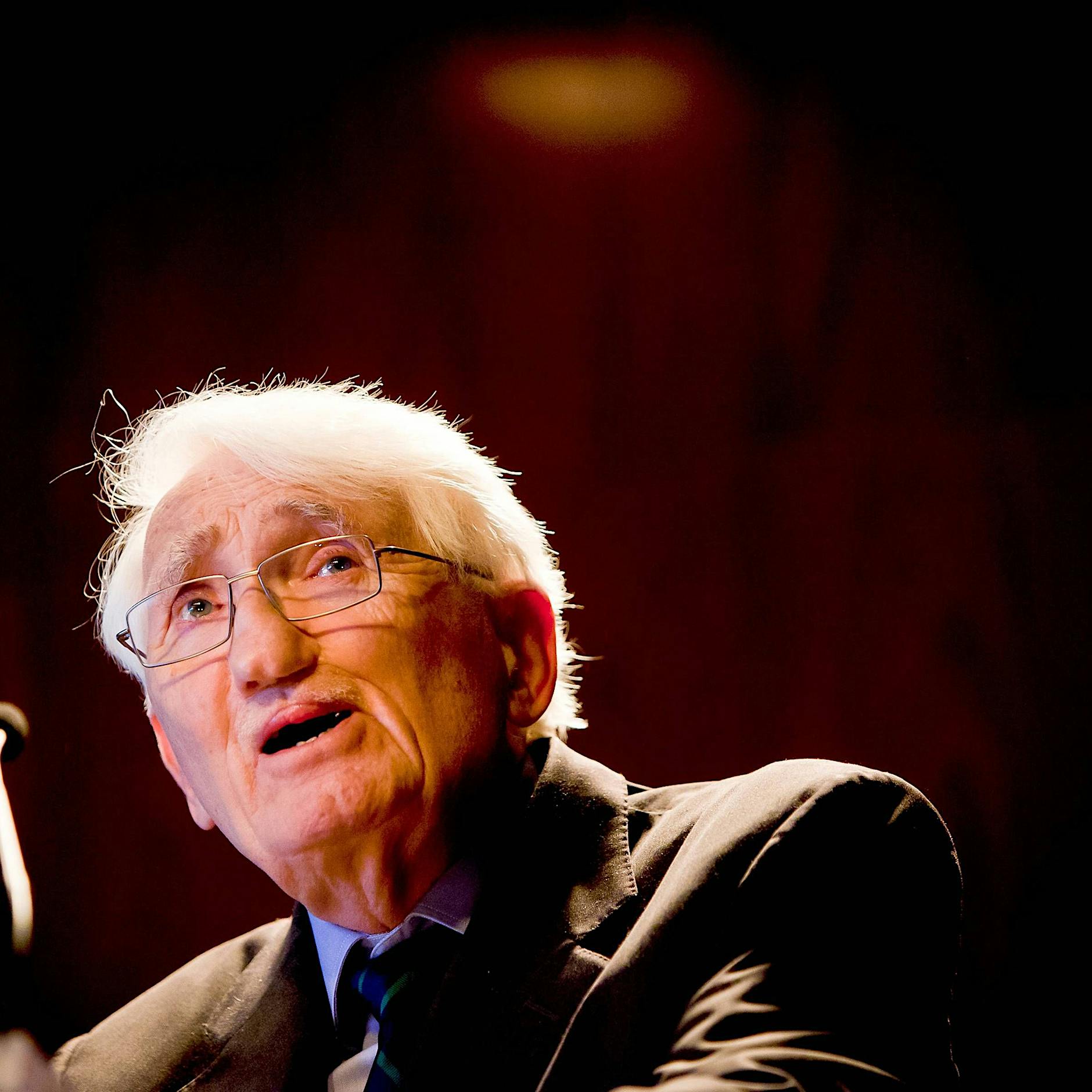 Jürgen Habermas: Keine Beteiligung Deutschlands am Krieg!