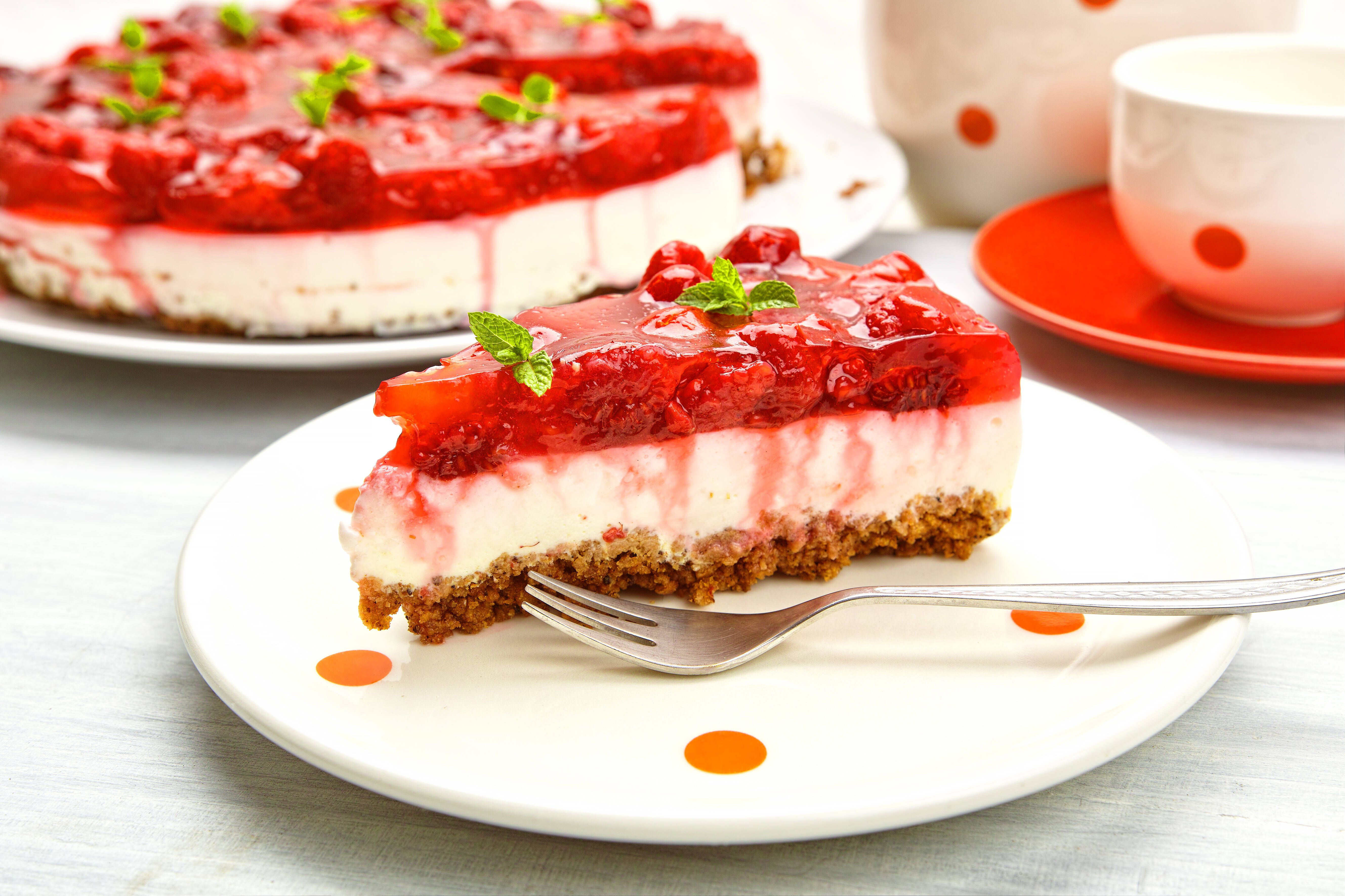 So zaubern Sie den leckersten Himbeerkuchen – und ganz OHNE Backen!