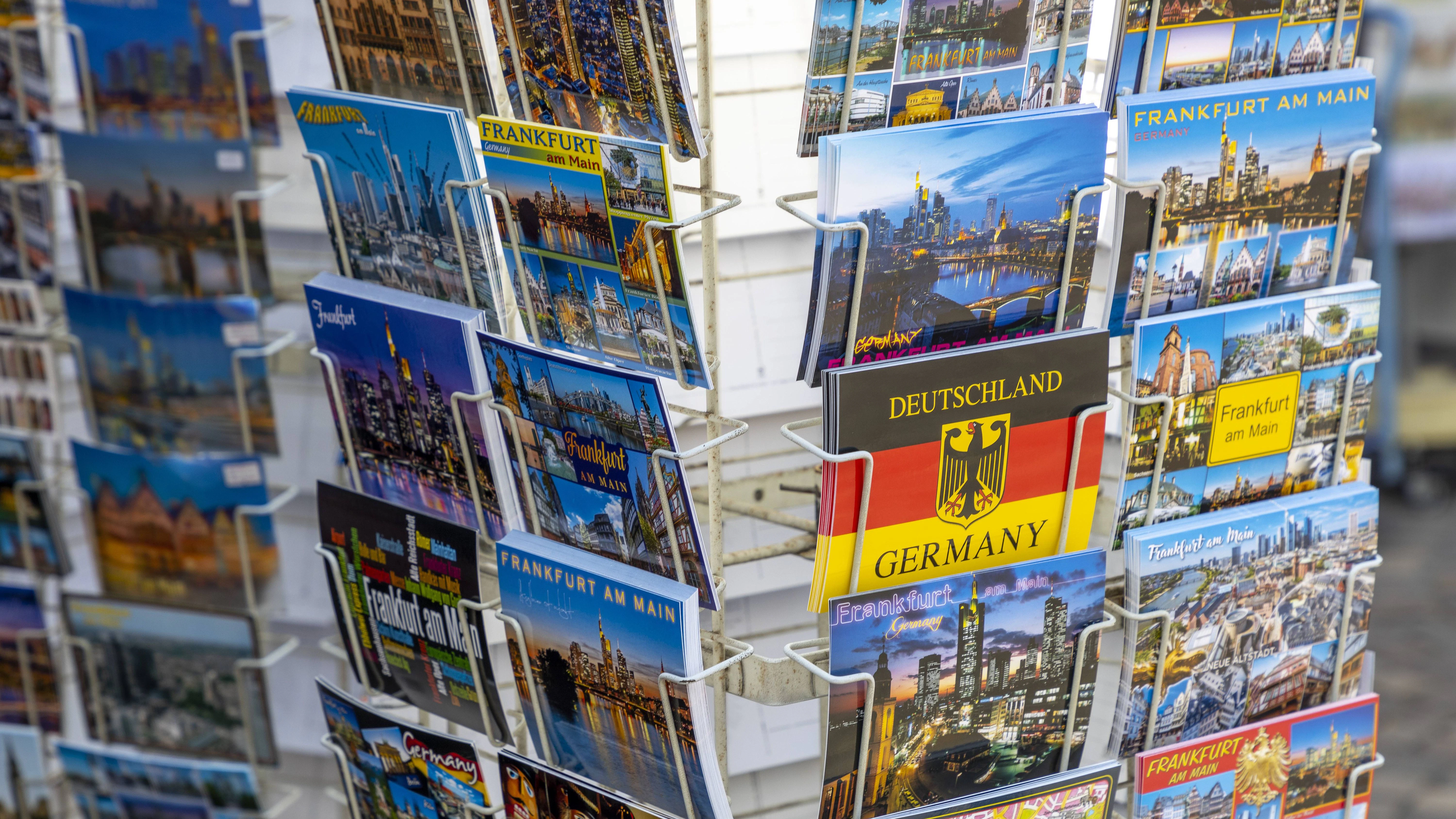 Postkarten gibt es überall – aber meistens werden sie nur aus dem Urlaub verschickt. Dabei kann das Schreiben ein tolles Hobby sein ...