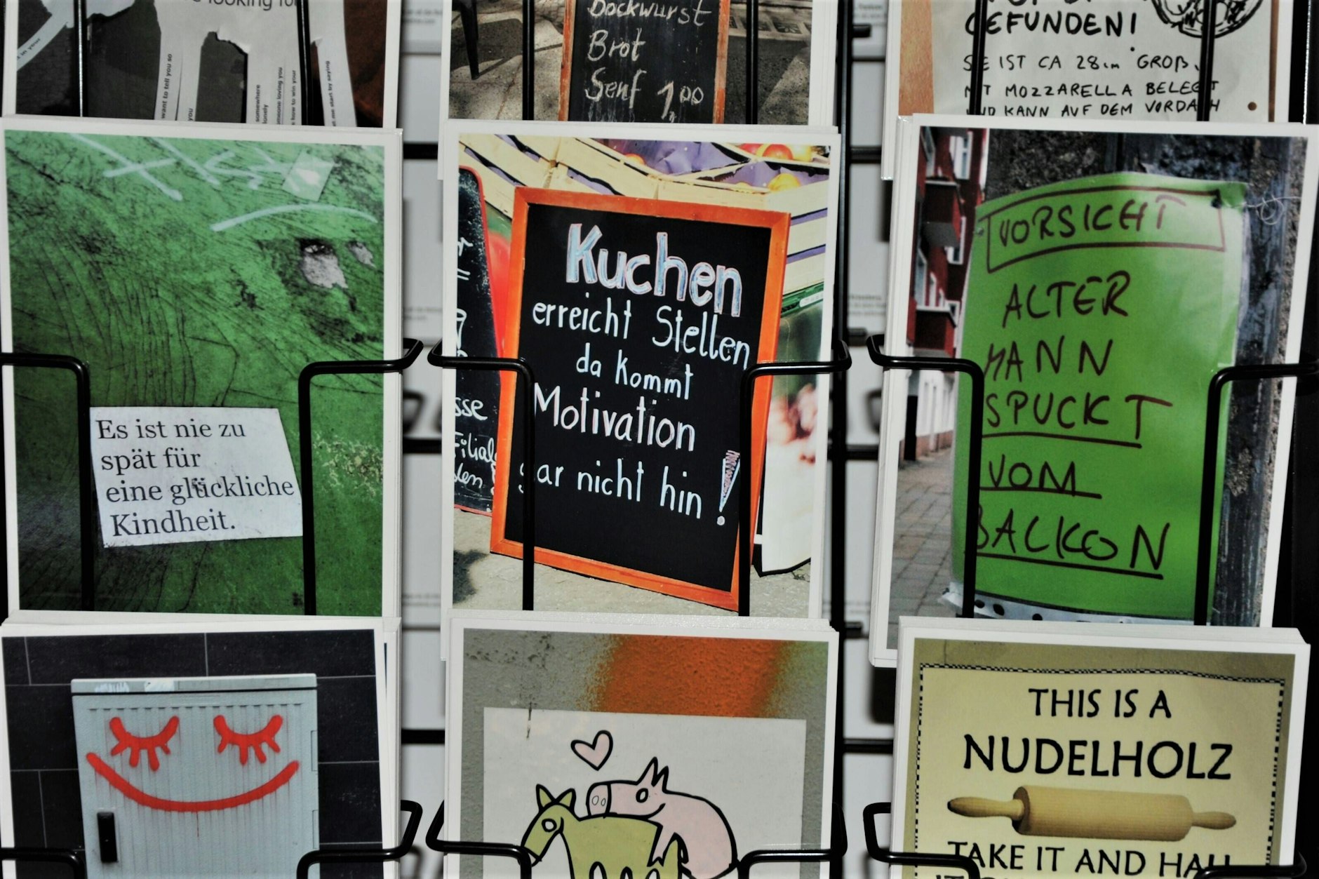 Postkarten gibt es mit den unterschiedlichsten Motiven. Beim Postcrossing gibt es sogar richtige Sammelgebiete.