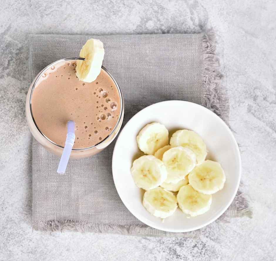 Dieser leckere Bananen-Kaffee-Smoothie macht Sie morgens im Turbo-Gang wach, verpasst Ihnen einen Energiekick.