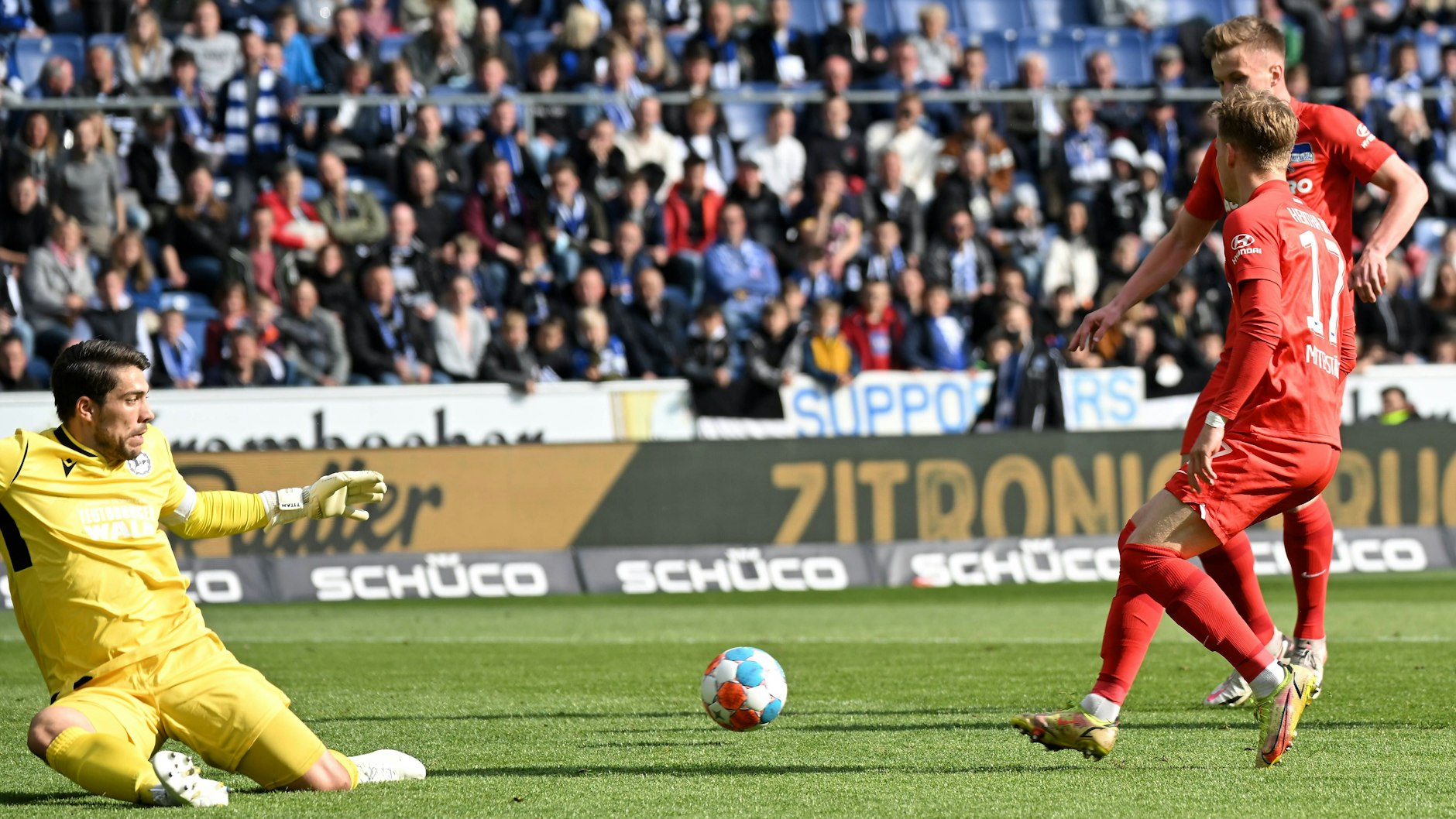 Maximilian Mittelstädt und Luca Wollschläger verdaddelten in Bielefeld die Großchance für Hertha BSC auf den vorzeitigen Klassenerhalt.