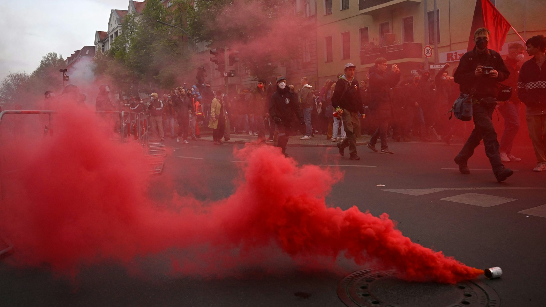 Berlin-Neukölln: Momentaufnahme von der Autonomen-Demo.