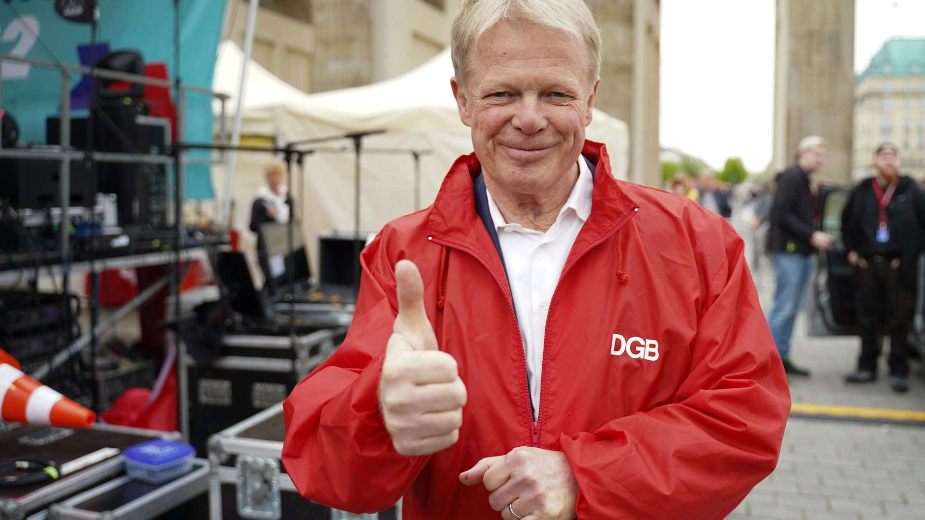 1. Mai in Berlin: DGB-Chef Reiner Hoffmann kommt zur Hauptkundgebung des Deutschen Gewerkschaftsbundes am Brandenburger Tor.